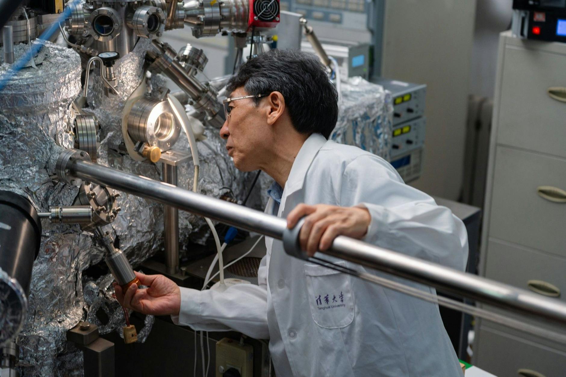 Xue Qikun, angesehener Wissenschaftler auf dem Gebiet der Festkörperphysik bei der experimentellen Beobachtung des quantenmechanischen anomalen Hall-Effekts