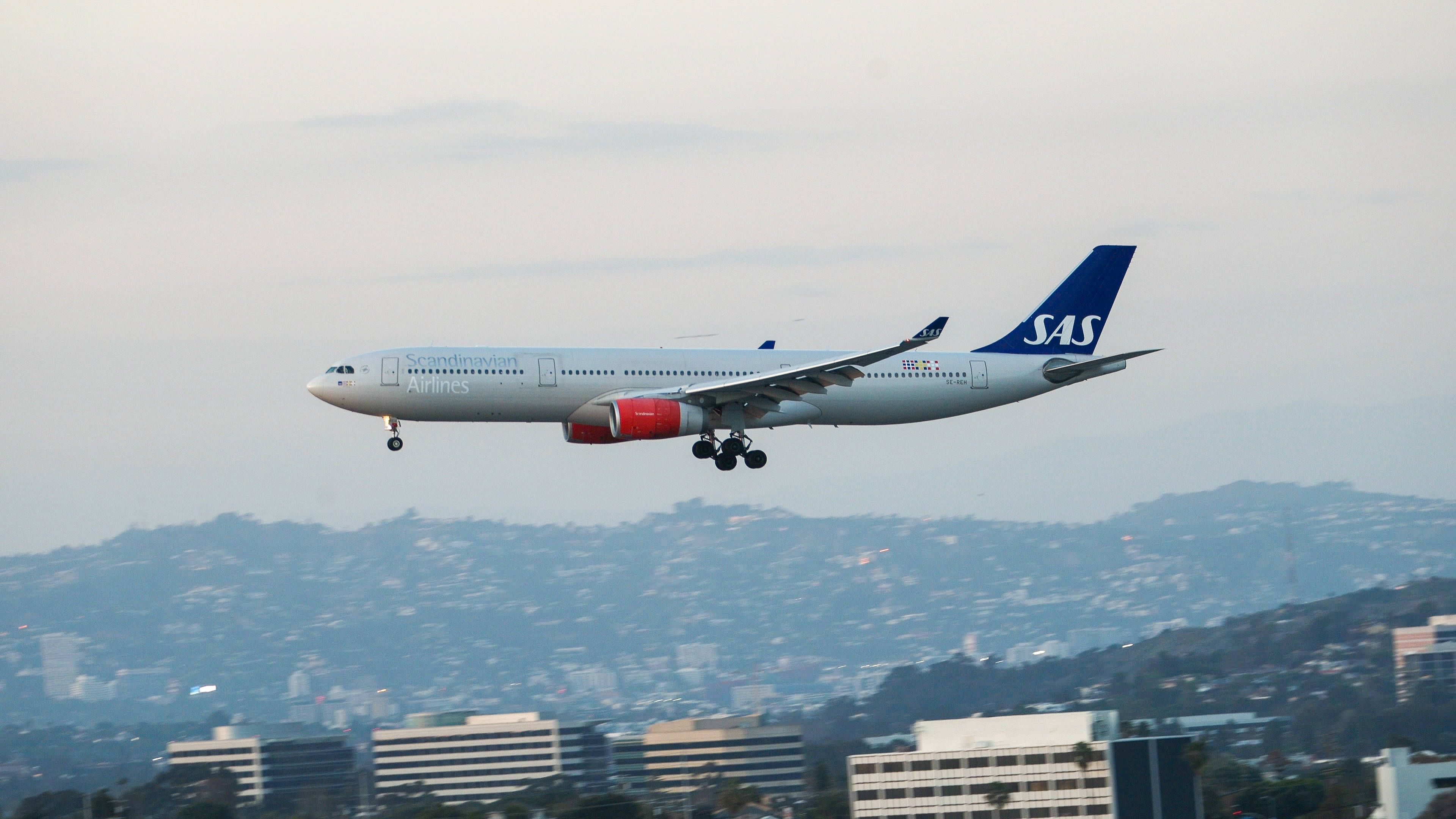 Explodierende Kerosinpreise: Fluggesellschaft SAS streicht 1000 Flüge