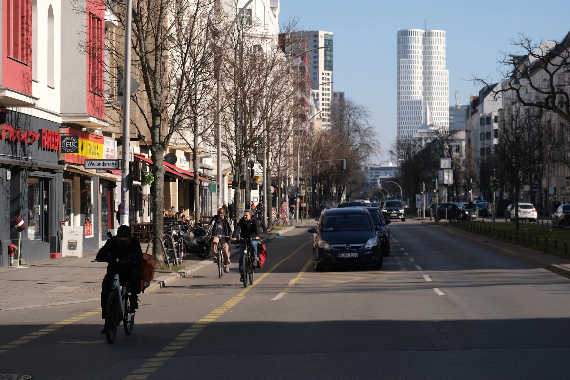 Die Kantstraße in der City West gilt für den Berliner Lieferverkehr als Albtraumstraße. 