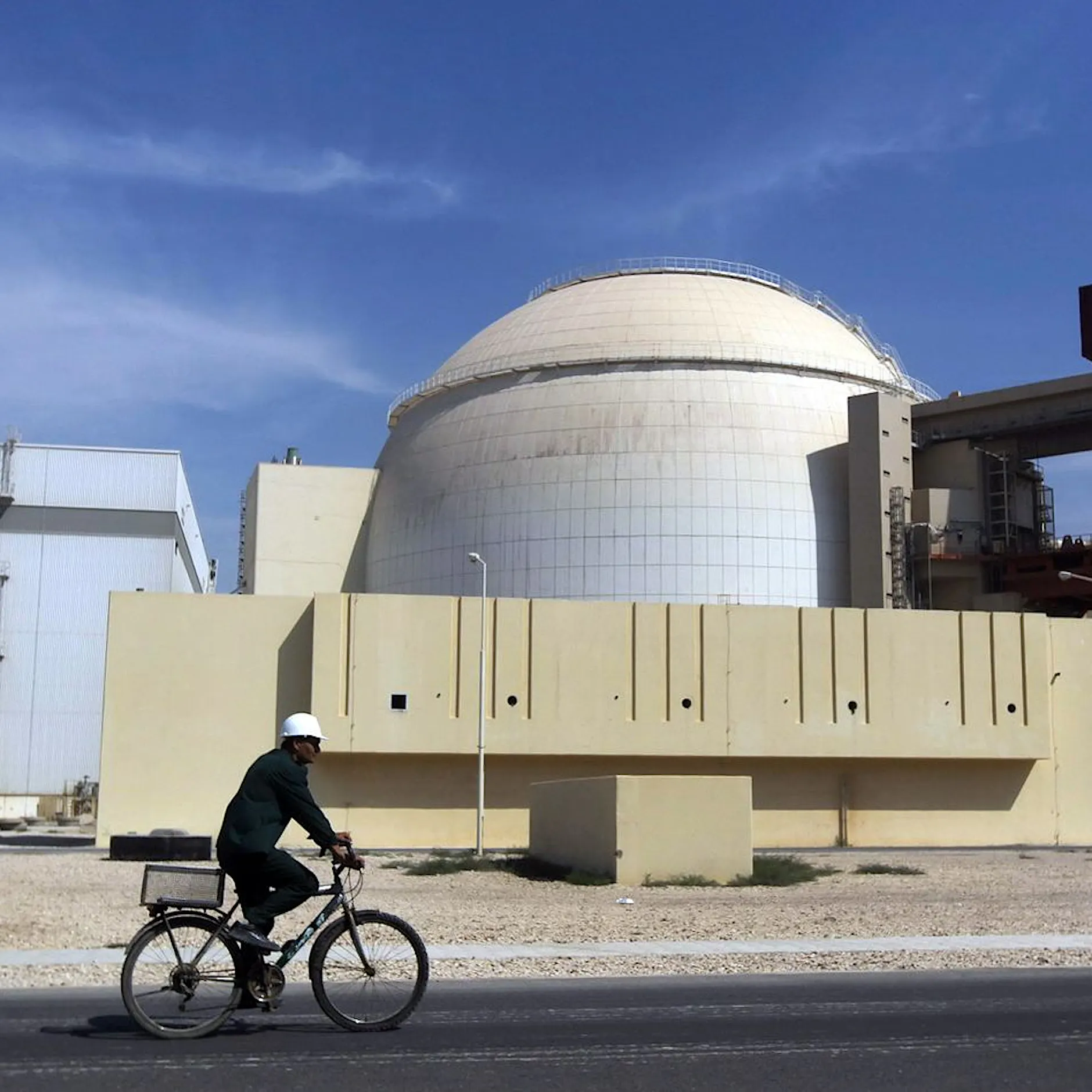 Iran-Krieg: Geschoss trifft Gelände des iranischen Atomkraftwerks Buschehr