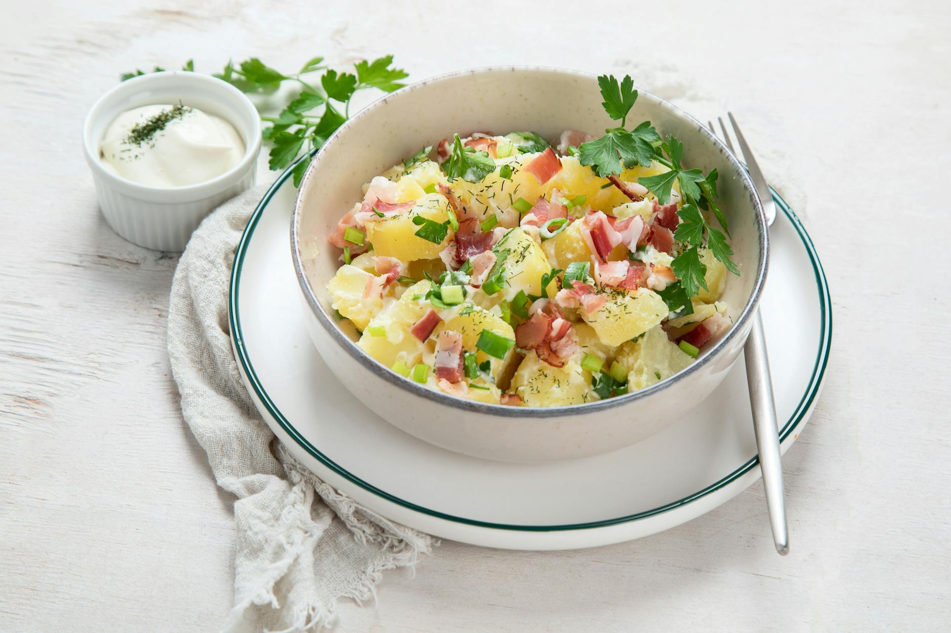 Rezepte für Kartoffelsalat gibt es viele - und jeder glaubt, dass er den besten Kartoffelsalat macht.