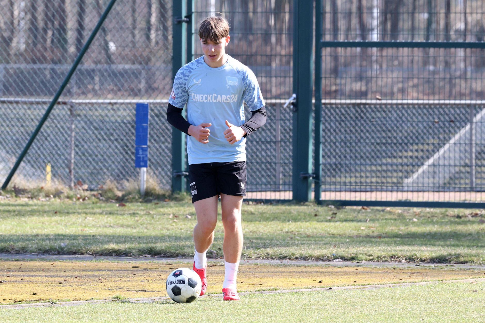 Kennet Eichhorn macht nach seiner Knöchelverletzung wieder seine ersten Trainingseinheiten.