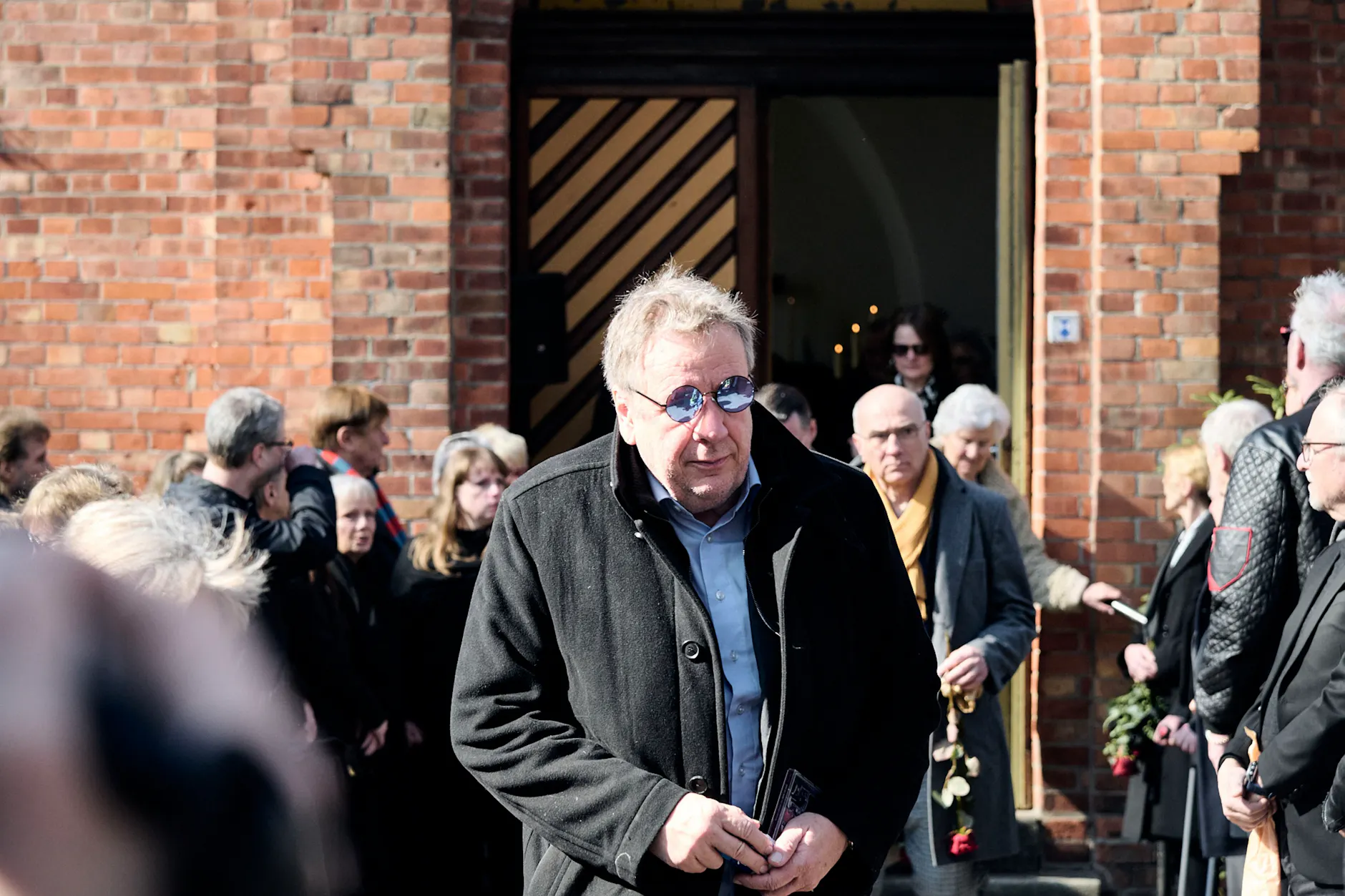 Unter den Trauergästen ist auch Jörg Kachelmann.