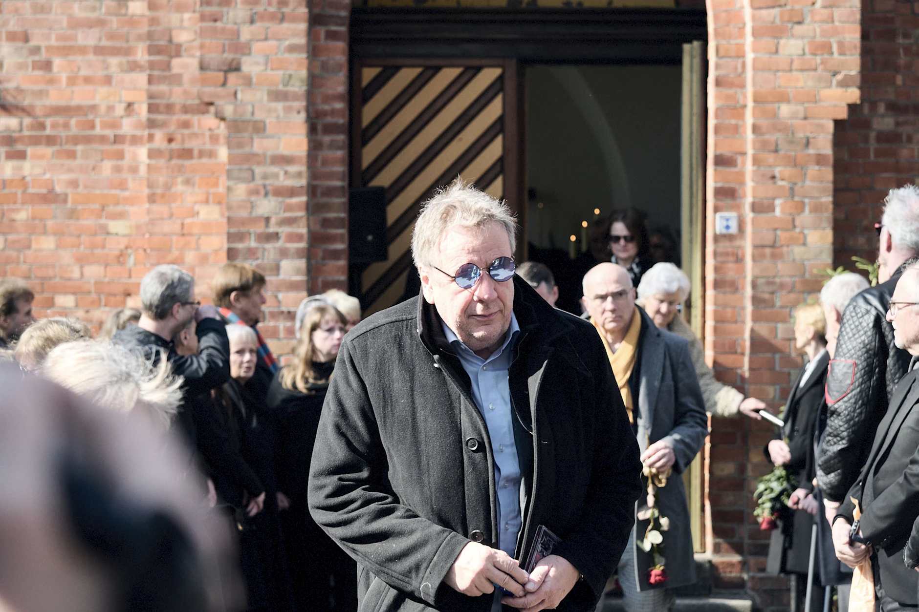Unter den Trauergästen ist auch Jörg Kachelmann.