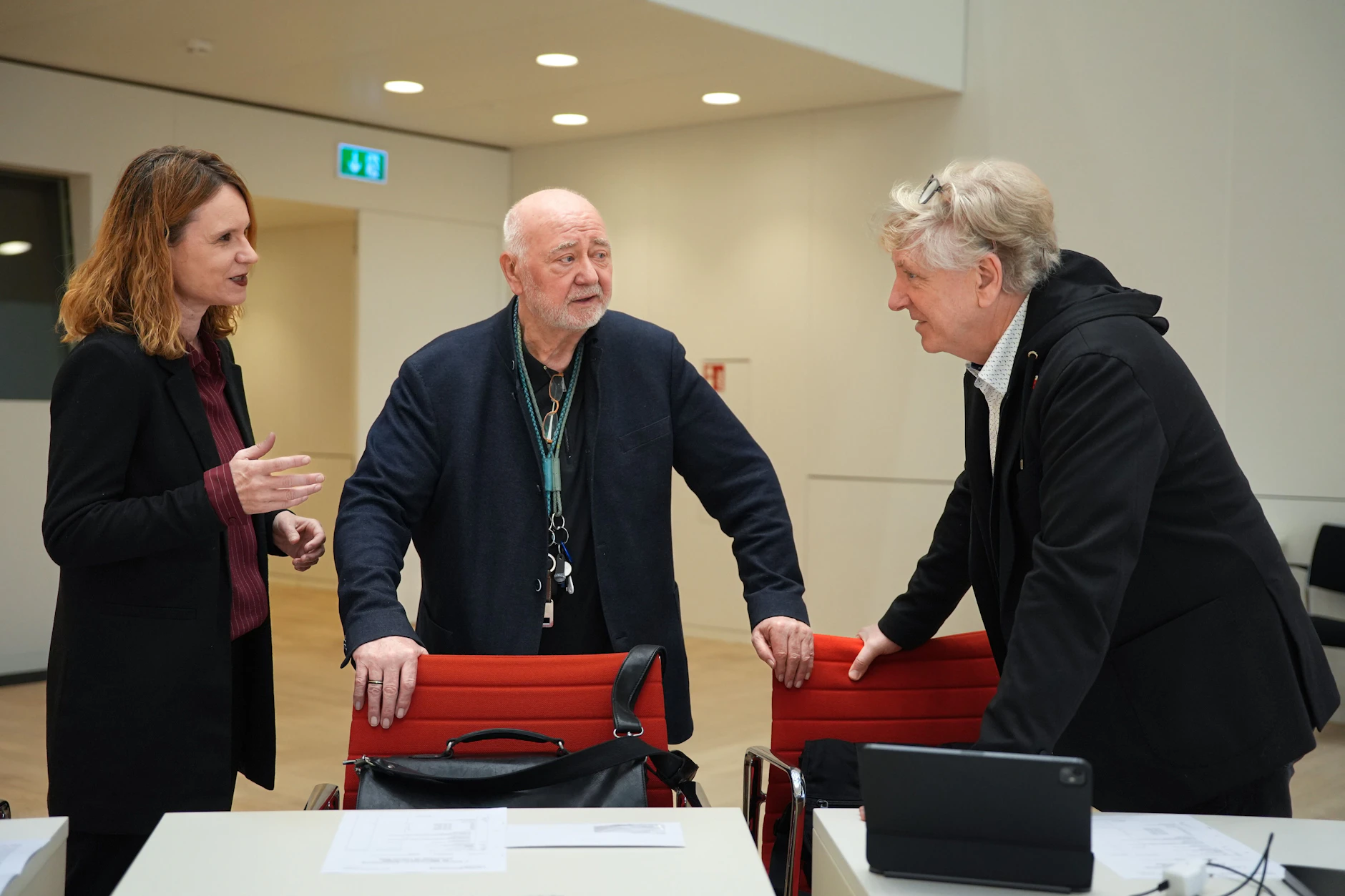 Melanie Matzies, Reinhard Simon und André von Ossowski (v.l.n.r.) im Brandenburger Landtag
