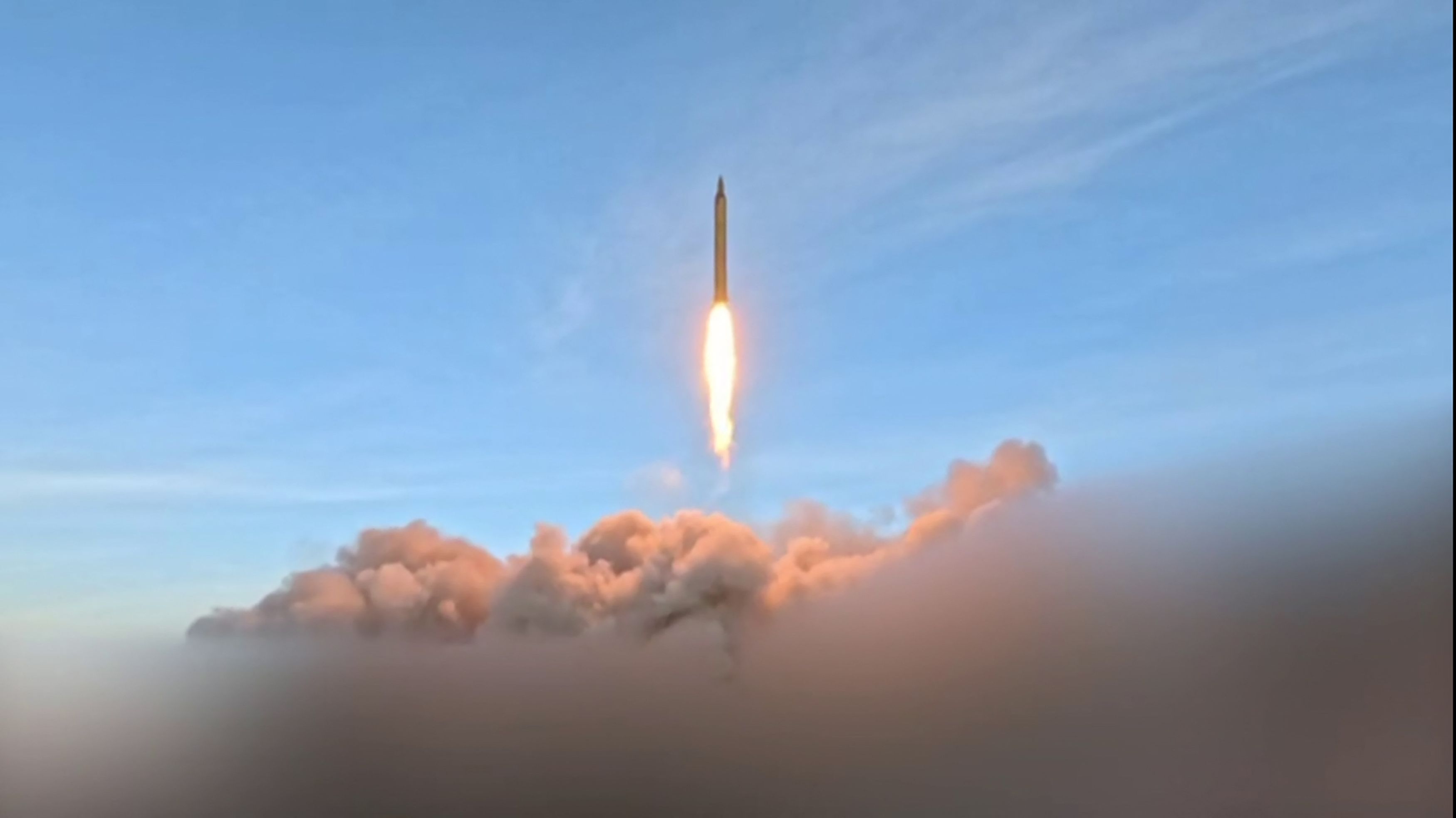 Iranische Angriffe treffen Kuwaits größte Ölraffinerien: Feuer ausgebrochen