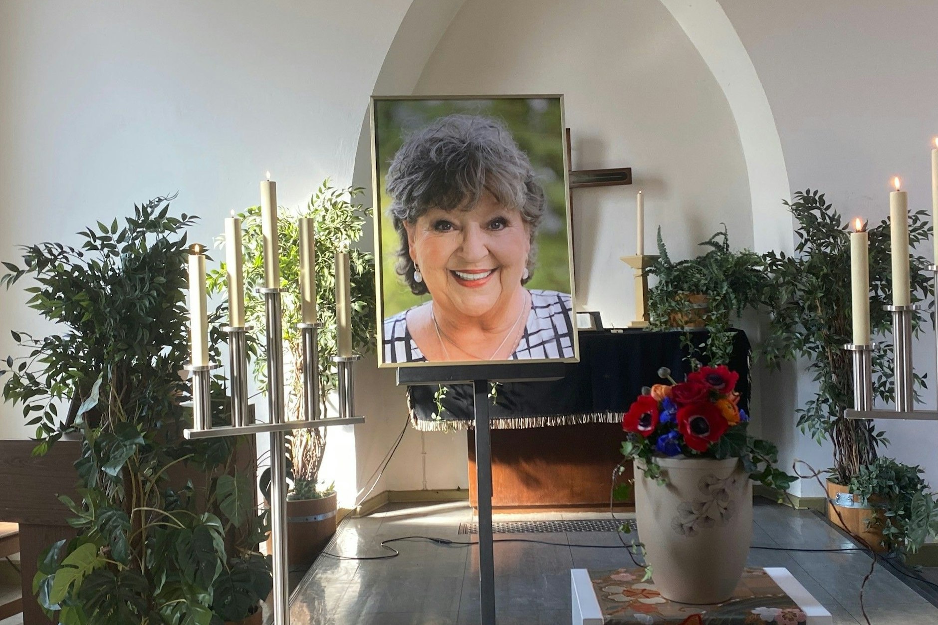 Rührender Abschied von Angelika Mann auf dem Friedhof Stubenrauchstraße.