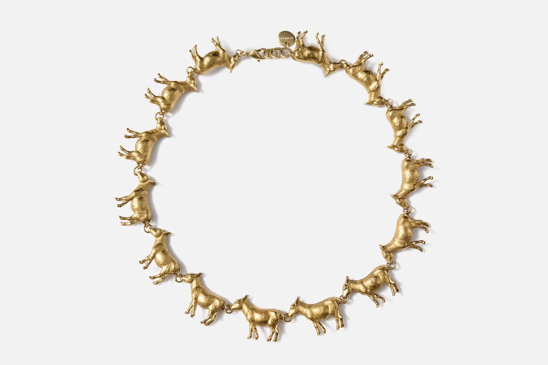 So eine Eselei! Mit dem Le Collier Ânes von Jacquemus wird jedes Outfit tierisch gut.