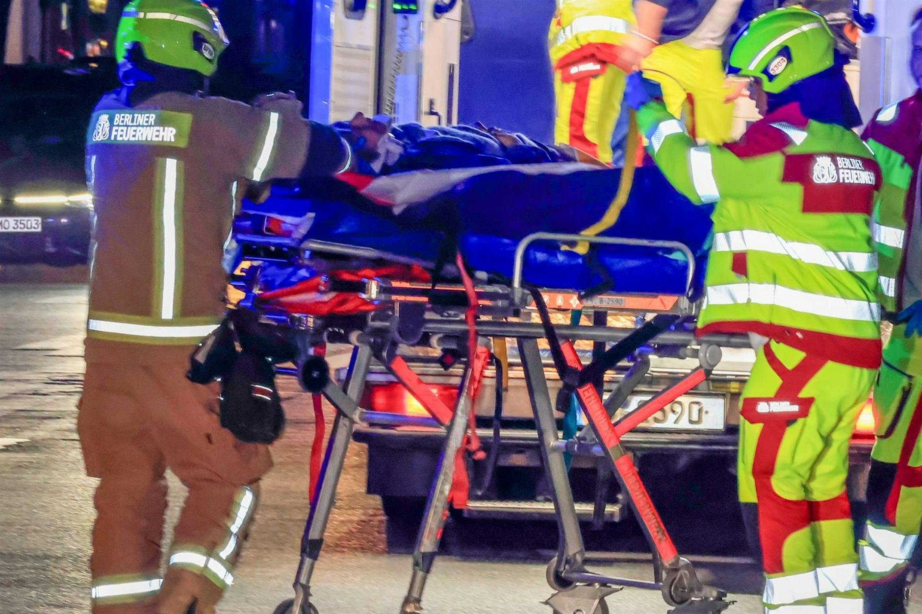 Auto überschlägt sich bei Horror-Crash! Fahrerin schwer verletzt