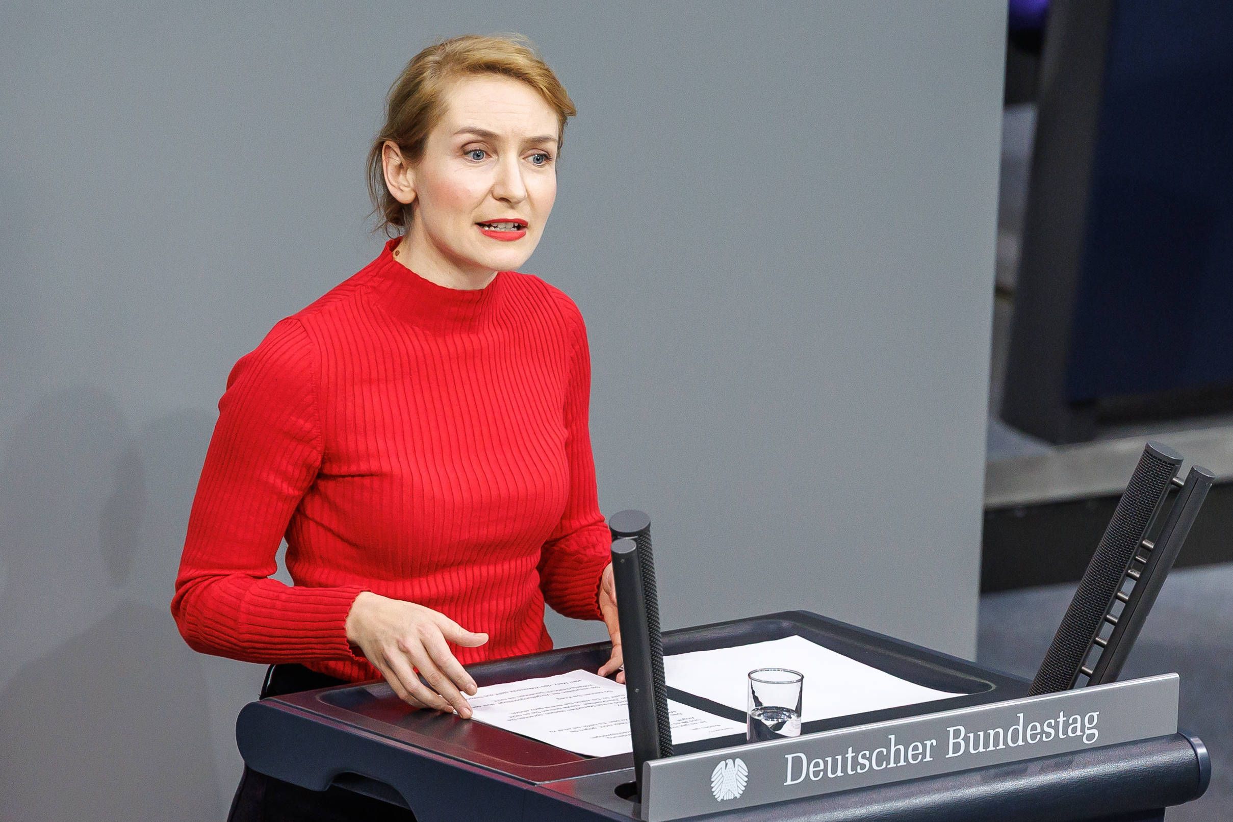 ZDF-Sendung Markus Lanz: Linken-Chefin mit Antisemitismus und Kritik an Gysi konfrontiert