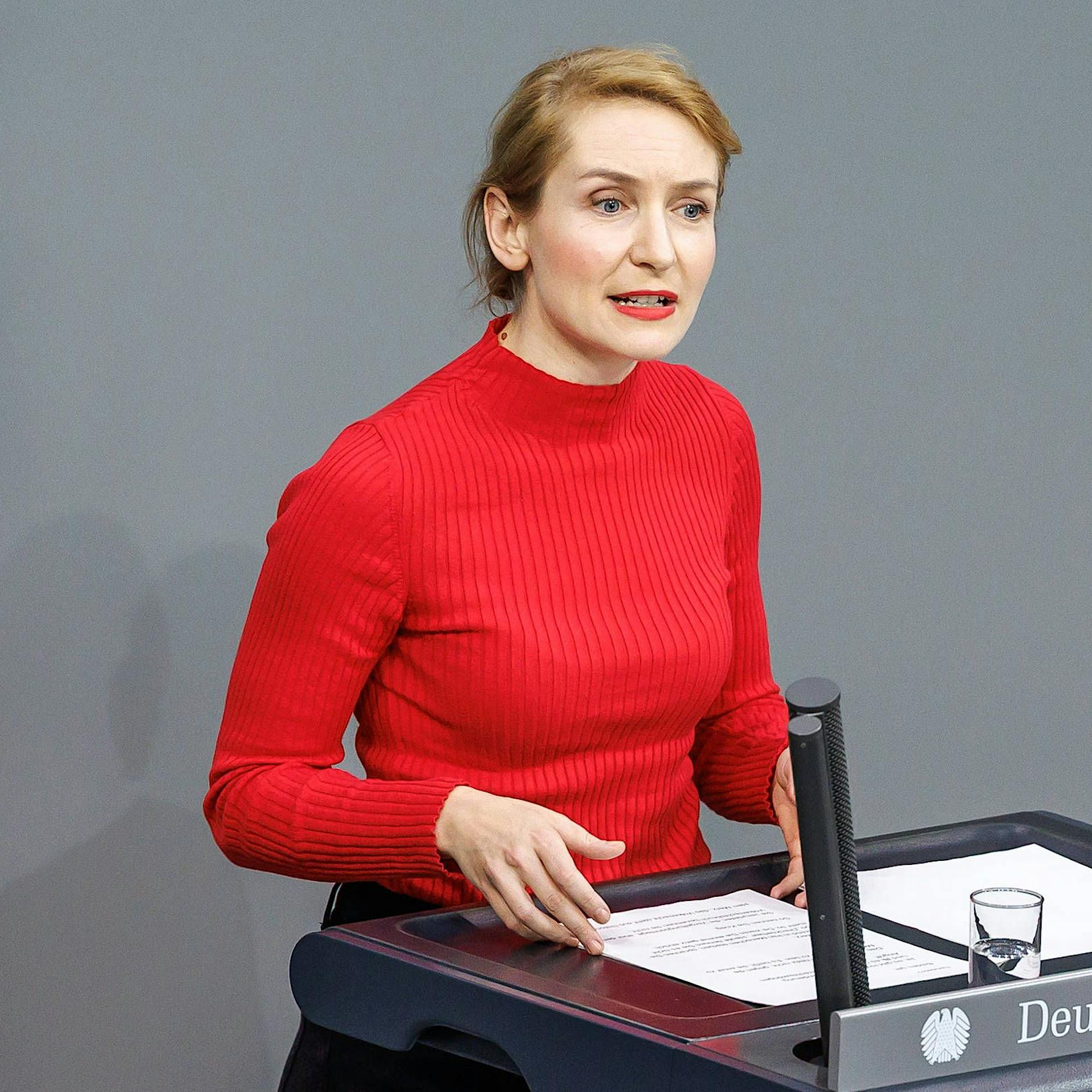 ZDF-Sendung Markus Lanz: Linken-Chefin mit Antisemitismus und Kritik an Gysi konfrontiert