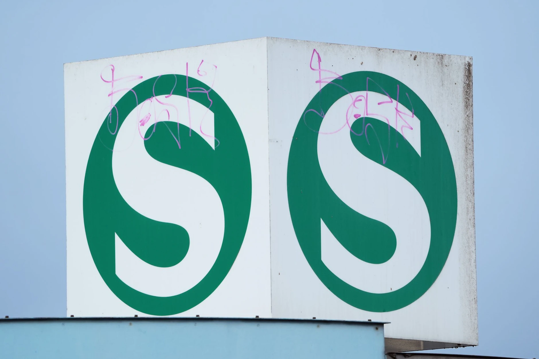 Im Südwesten von Berlin kommt es am Abend zu Einschränkungen im S-Bahn-Verkehr.