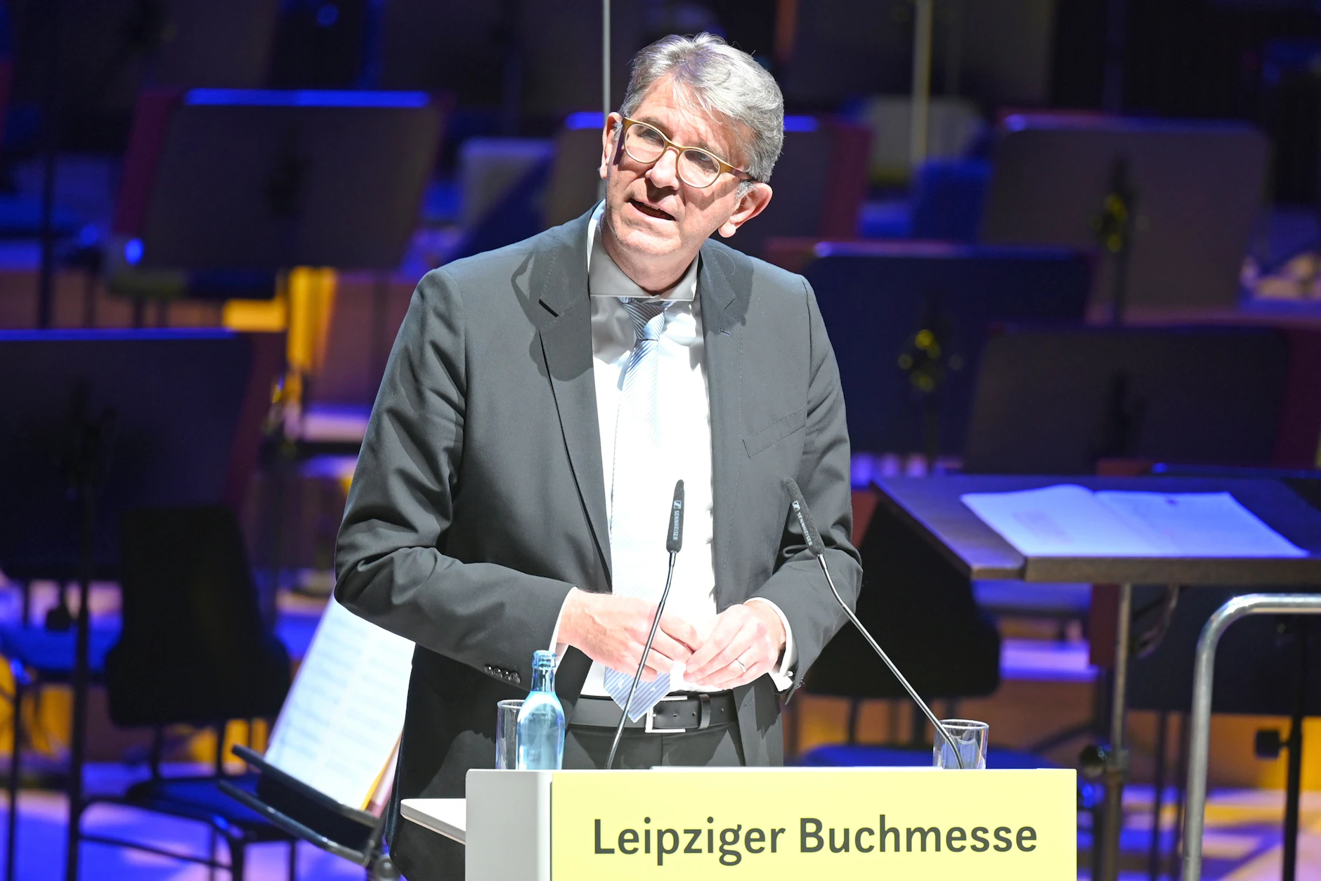 Wolfram Weimer (parteilos), Staatsminister für Kultur und Medien, spricht im Gewandhaus.