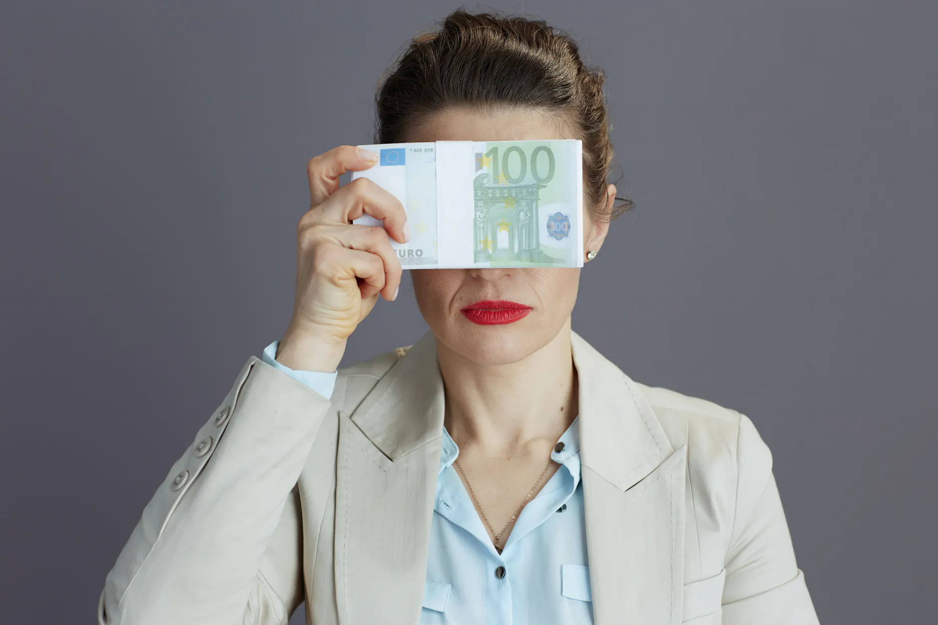 Sparer, die jetzt ein gutes Tagesgeld oder Festgeld suchen, werden mit guten Angeboten belohnt. Die Kontoeröffnung ist einfach.