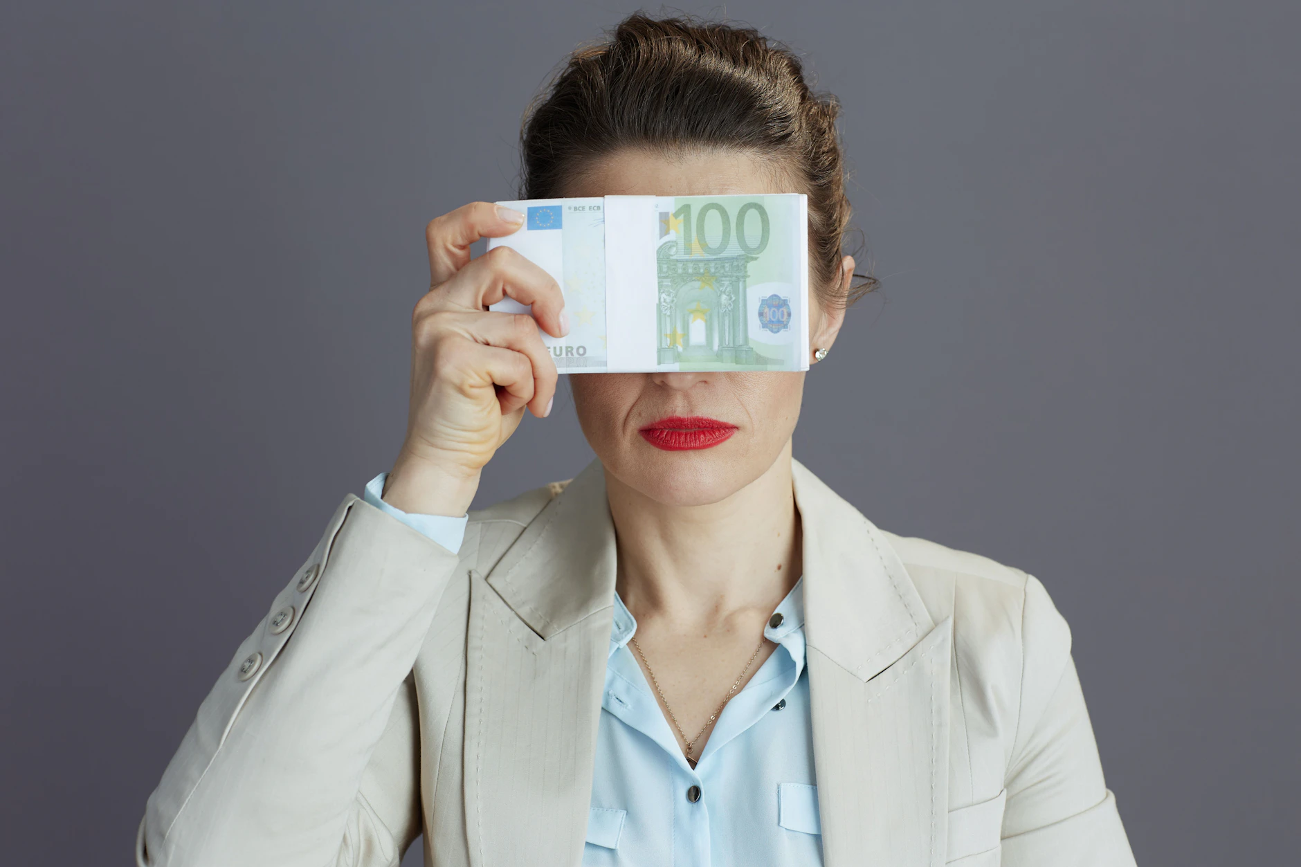 Sparer, die jetzt ein gutes Tagesgeld oder Festgeld suchen, werden mit guten Angeboten belohnt. Die Kontoeröffnung ist einfach.