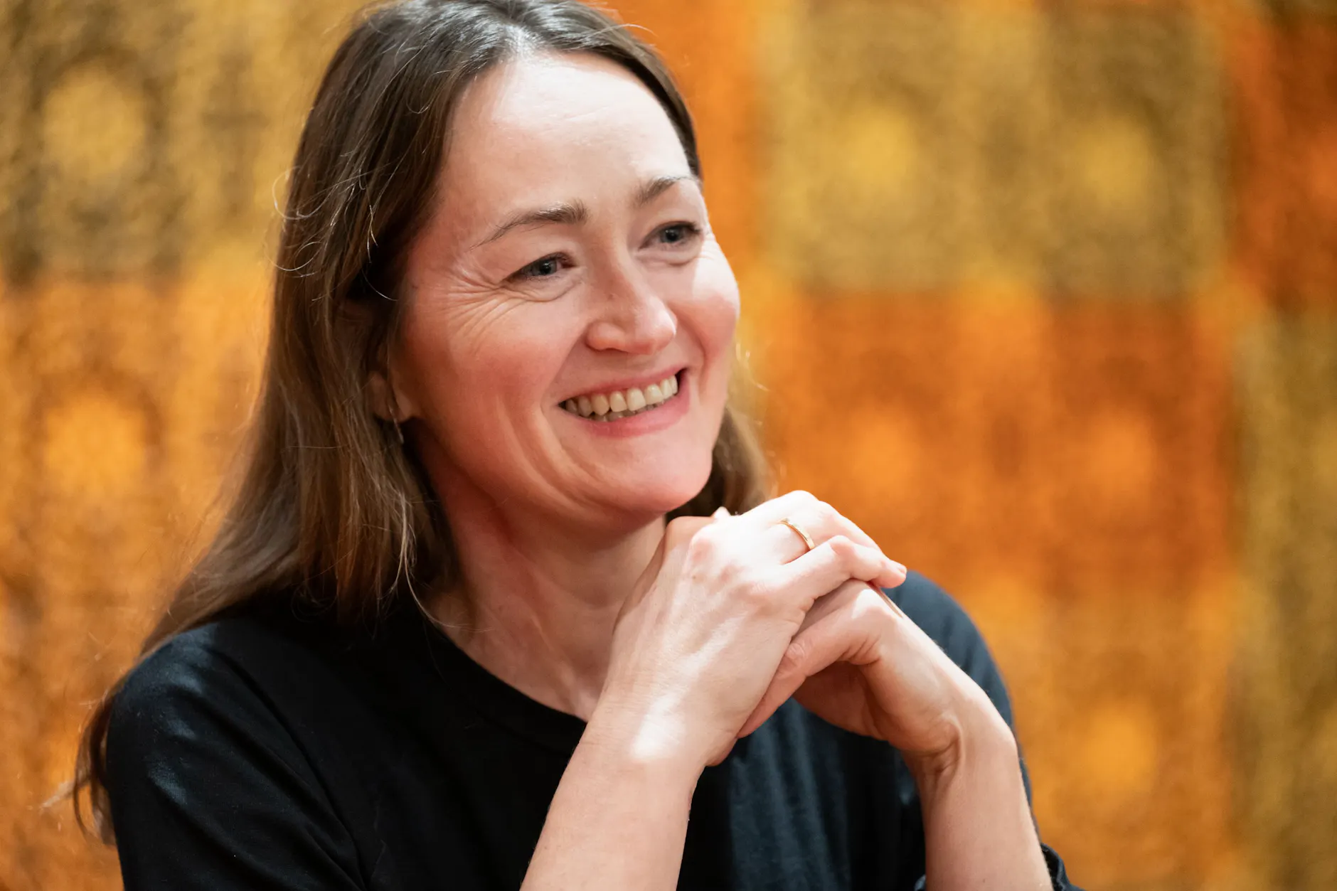 Die Schriftstellerin Katerina Poladjan gewinnt den Preis der Leipziger Buchmesse in der Kategorie Belletristik.