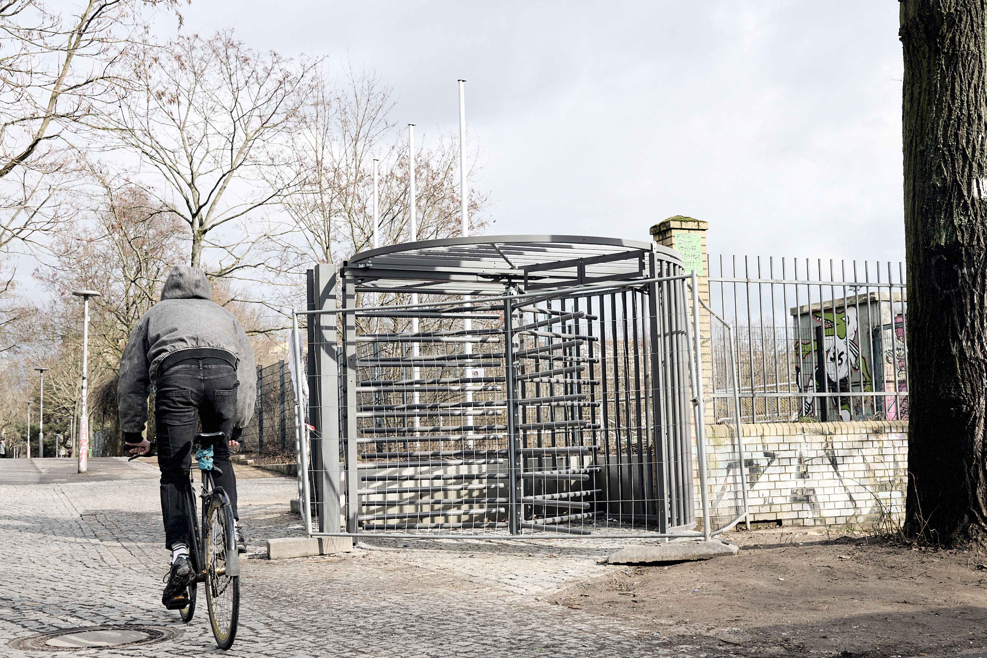 Vor verschlossenen Toren: Der Görlitzer Park hat seine Problemzone ausgeweitet