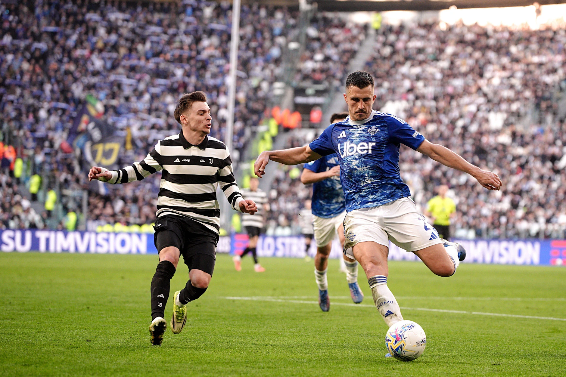 Marc Oliver Kempf trumpft in der Serie A mit Como 1907 auf und kämpft mit dem kleinen Klub um einen Champions-League-Platz.