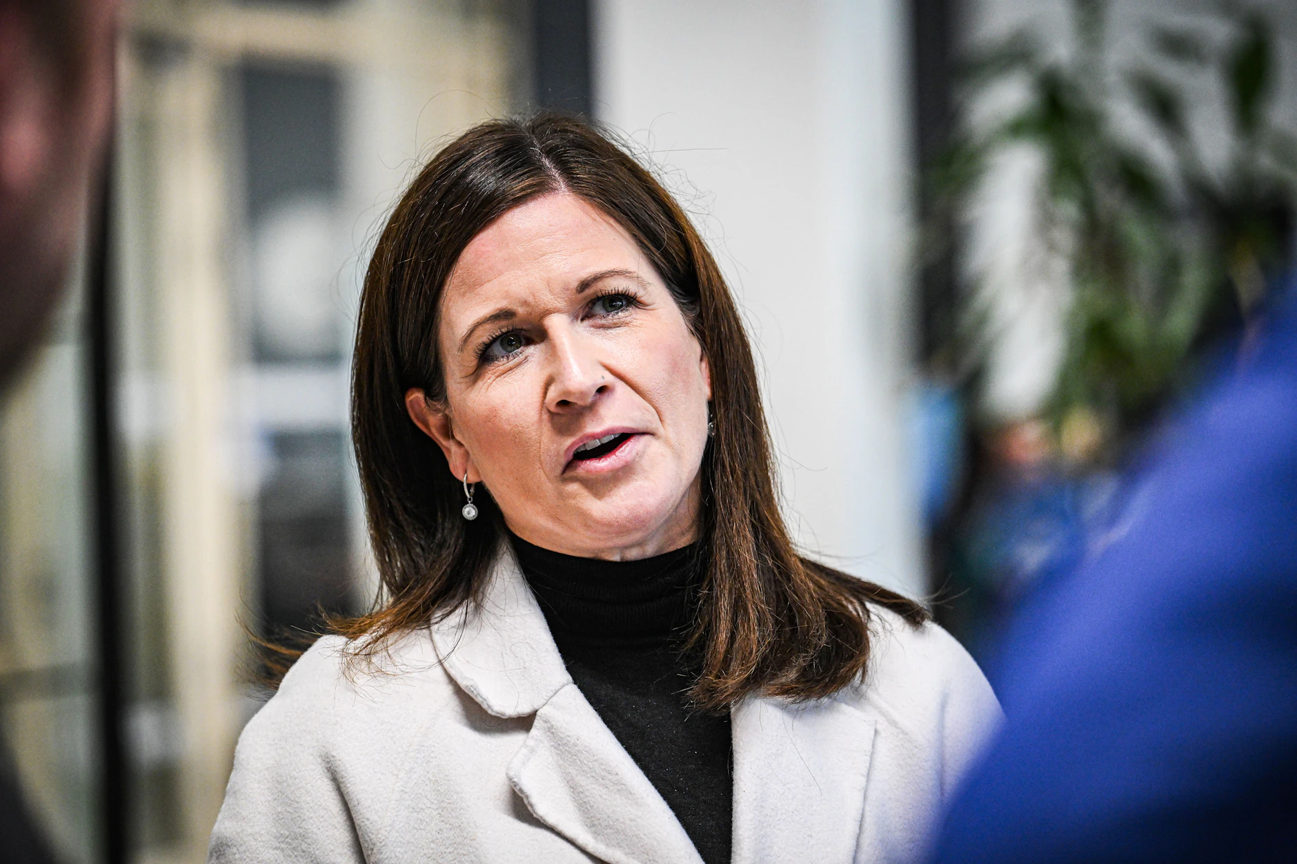 Senatorin Katharina Günther-Wünsch (CDU) stellt klar, dass im Fall Wutzkyallee viele Fehler passiert sind.