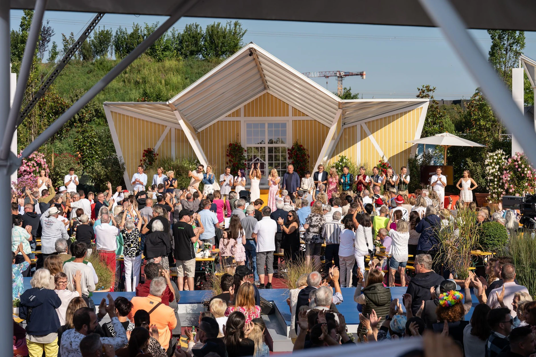 „Immer wieder sonntags“ wird traditionell in einer Freiluft-Arena im Europa-Park nahe Freiburg produziert.