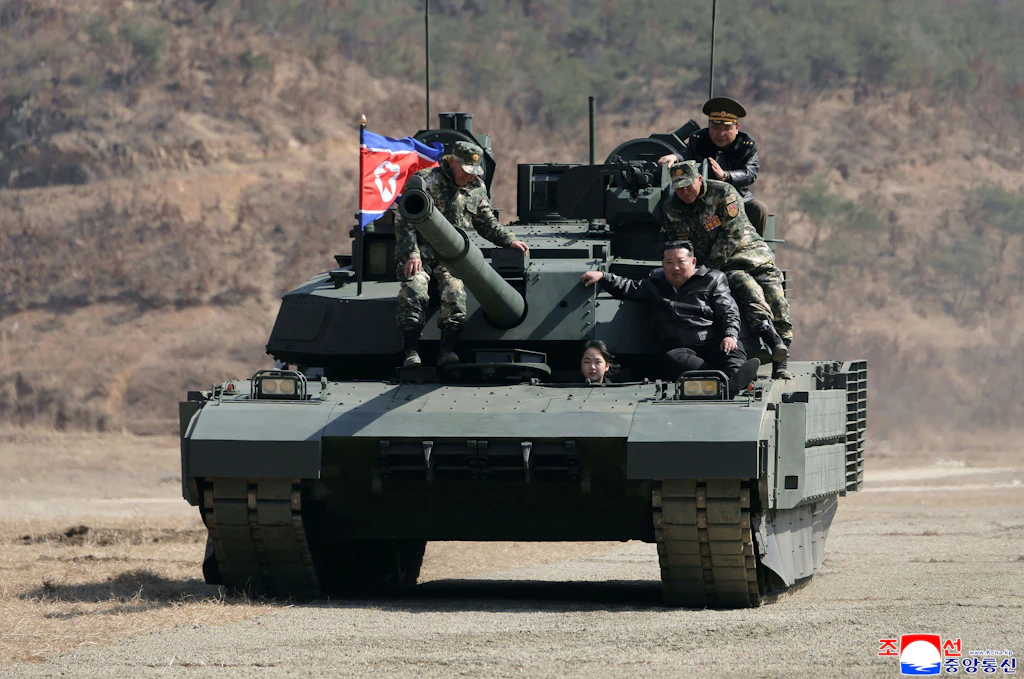 Nordkorea: Kim Jong-uns Teenager-Tochter fährt Panzer bei Militärübung