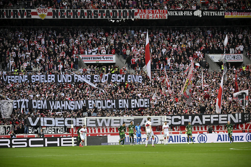 „Wir brauchen keine Strafraum-Polizei“: Ex-Referee Bernd Heynemann über den VAR