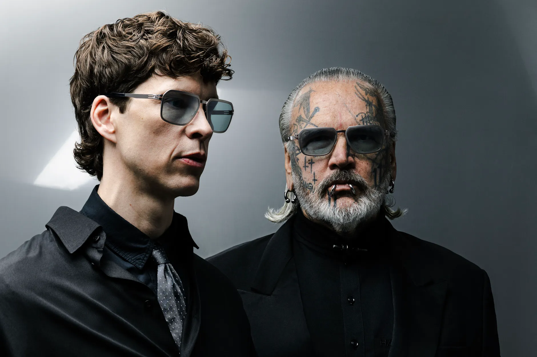 Berliner Größen tragen großes Berliner Design: Architekt Thilo Reich und Sven Marquardt in der Jubiläums-Kampagne von „ic! berlin“