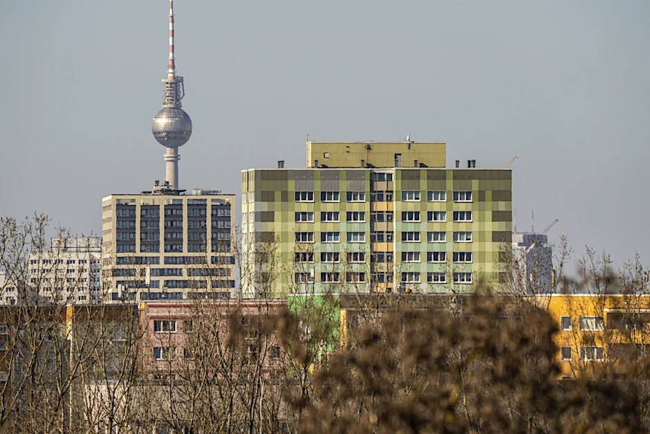 Die neue Linie soll auch am Rathaus Lichtenberg entlangführen.