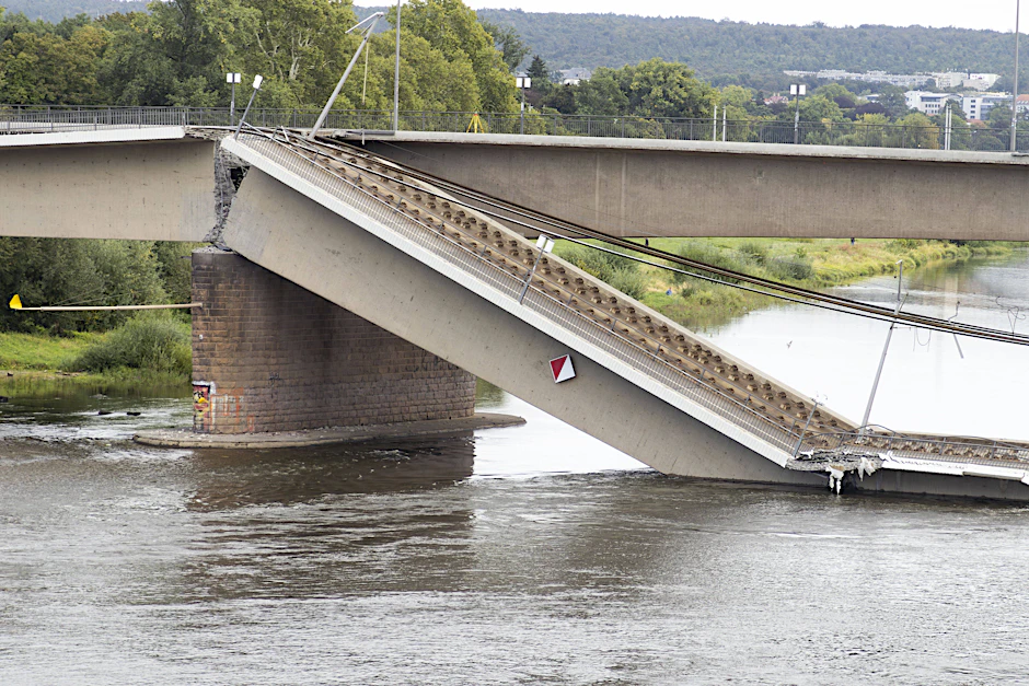 Eine Brücke soll verbinden: Ein Bürgerdialog eigentlich auch.