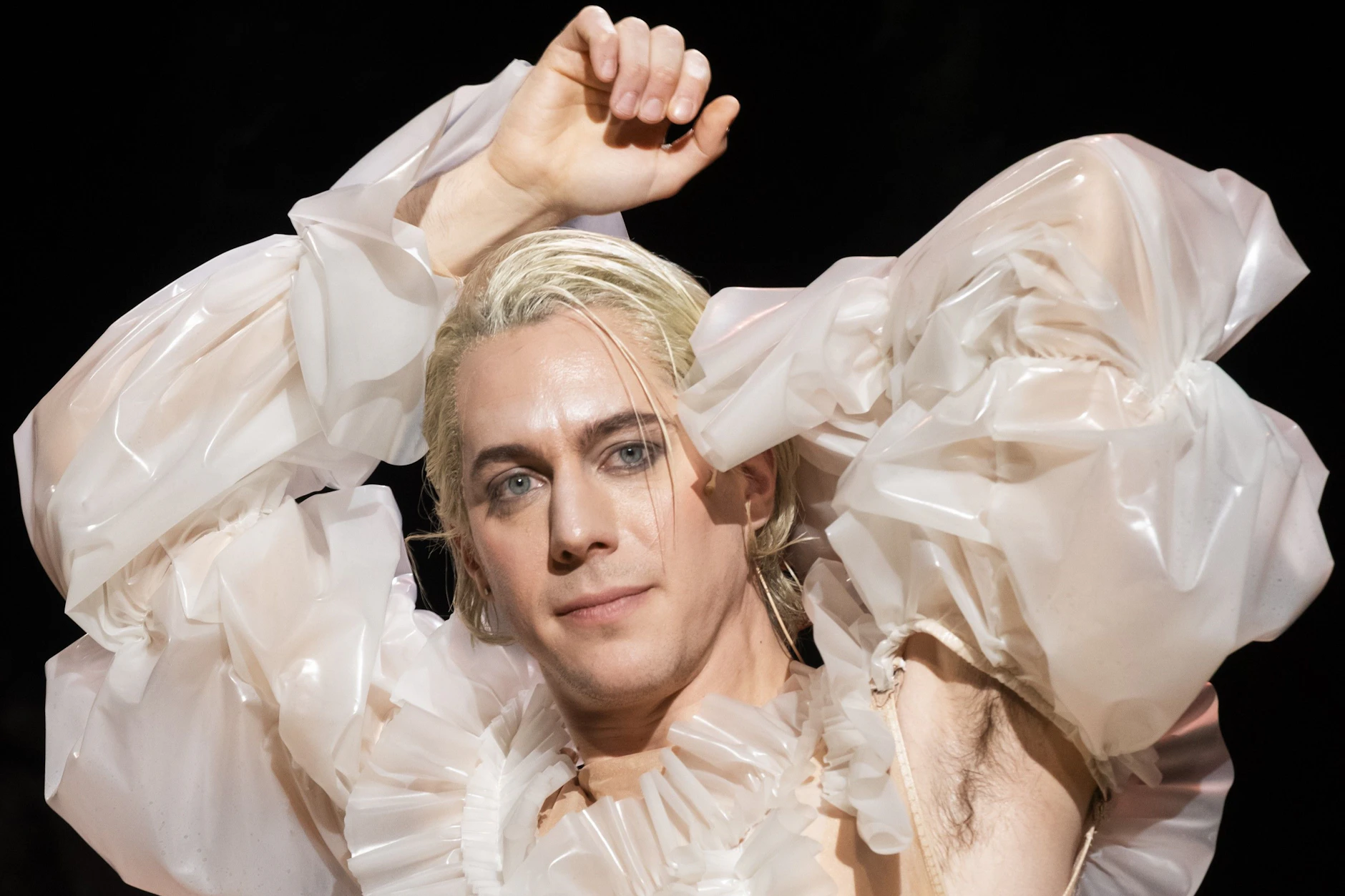 Max Gindorff als Dorian Gray im Berliner Ensemble