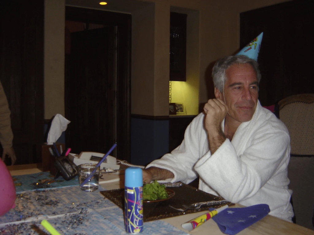 „Epstein lebt“: Doppelgänger aus Florida wird zum viralen Hit