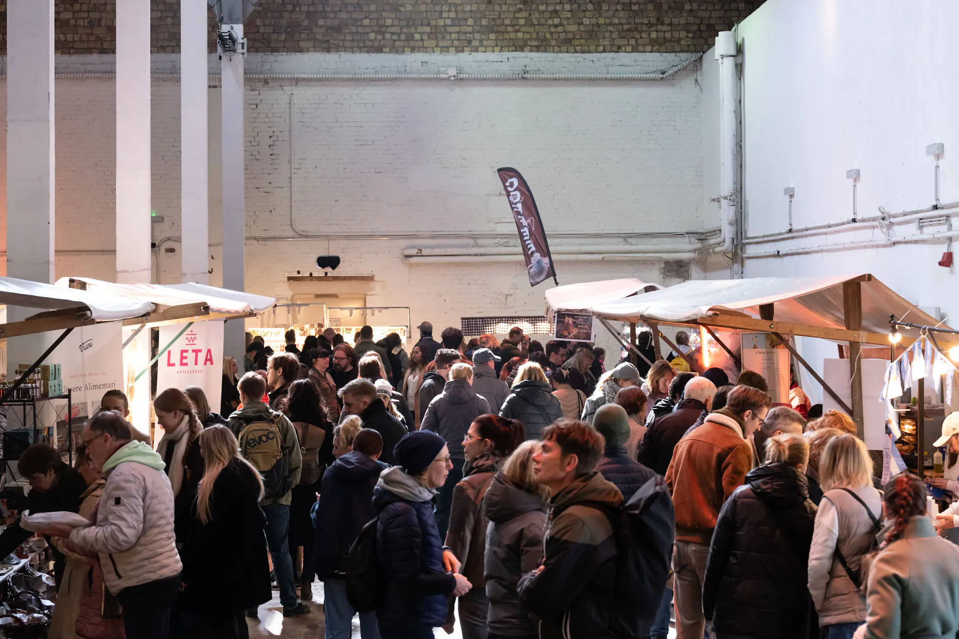 Wo es Häppchen gibt, sind die Berliner nicht weit: Die Veranstalter des Schokoladenfestivals rechnen mit 10.000 Besuchern.