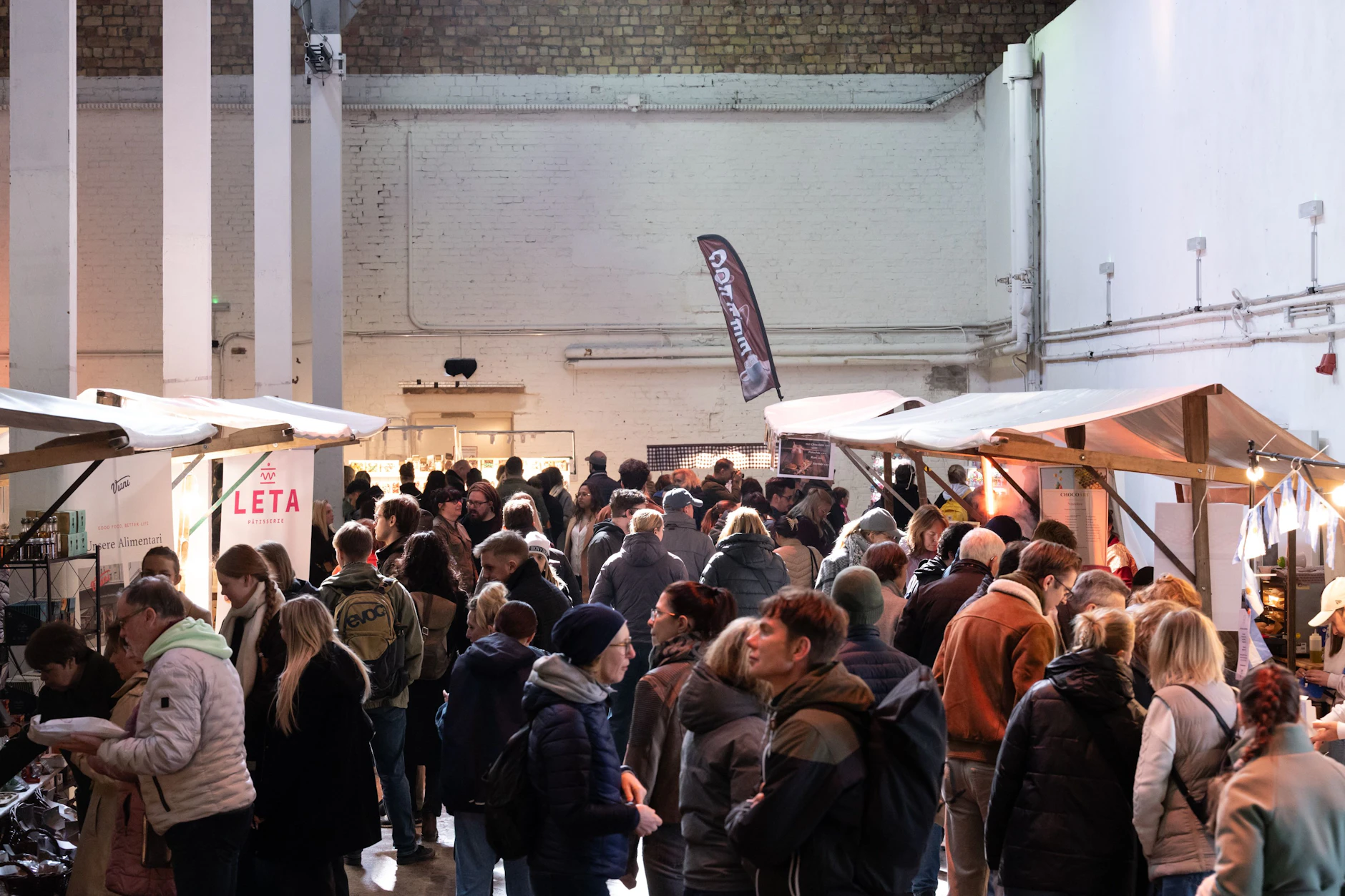 Wo es Häppchen gibt, sind die Berliner nicht weit: Die Veranstalter des Schokoladenfestivals rechnen mit 10.000 Besuchern.