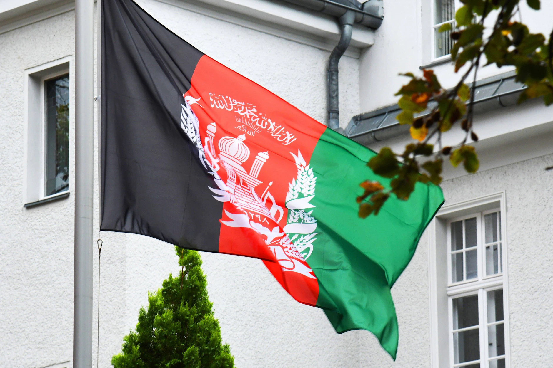 Ein Mitglied der Taliban leitet laut Recherchen der ARD mittlerweile die afghanische Botschaft in Berlin.