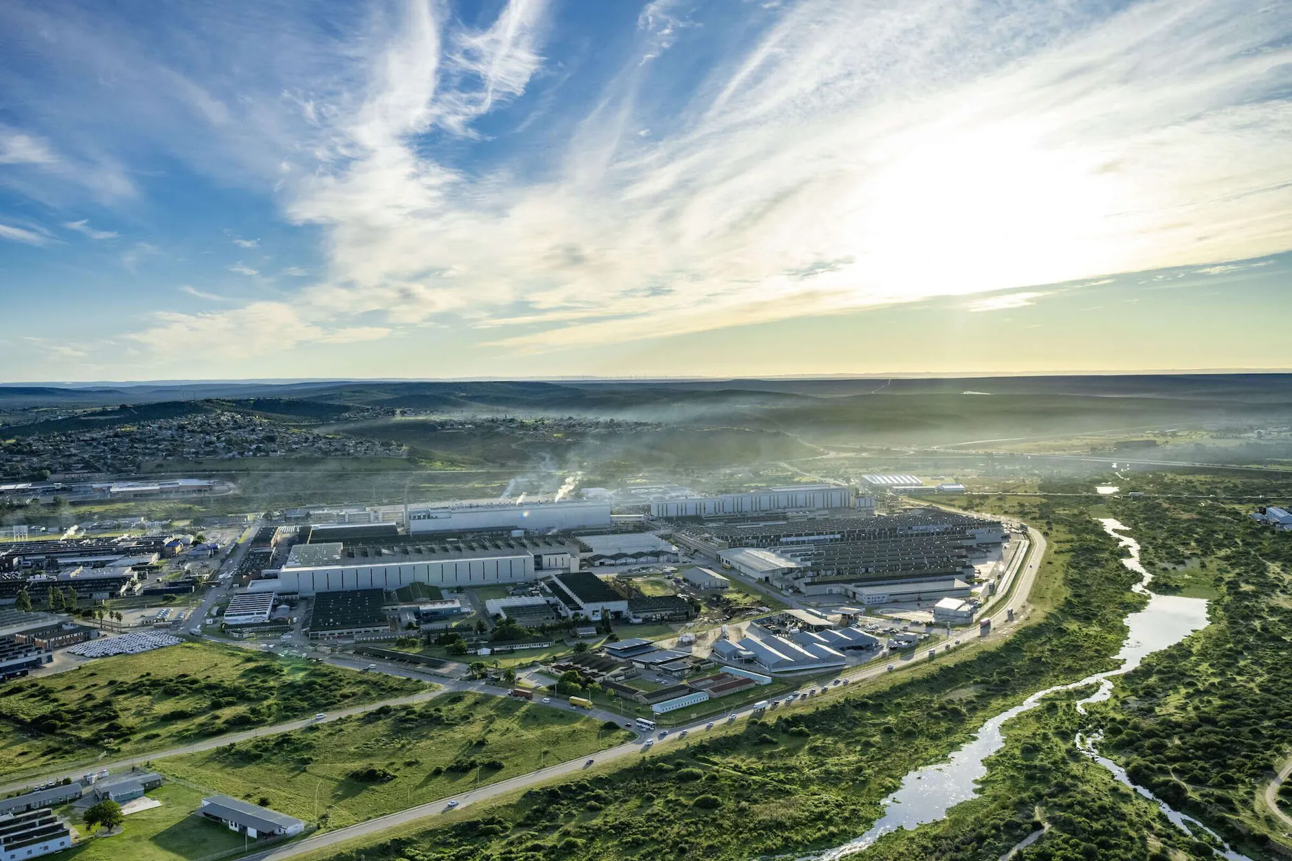 Lauftaufnahme vom VW-Verk in Kariega (Südafrika).