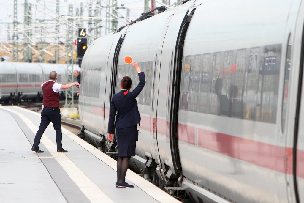 ICE-Fahrt nach Hannover macht DB-Mitarbeiter fassungslos: „Kaum zu glauben“