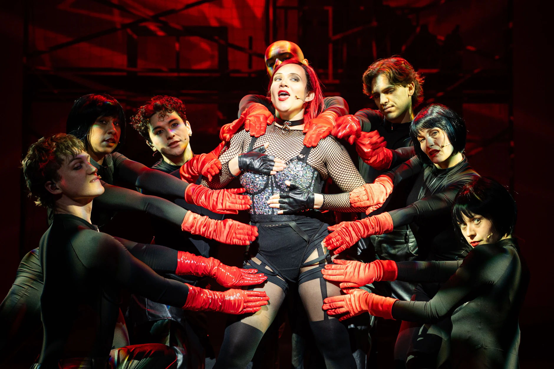 Szene aus dem Musical „Wir sind am Leben“ im Theater des Westens.