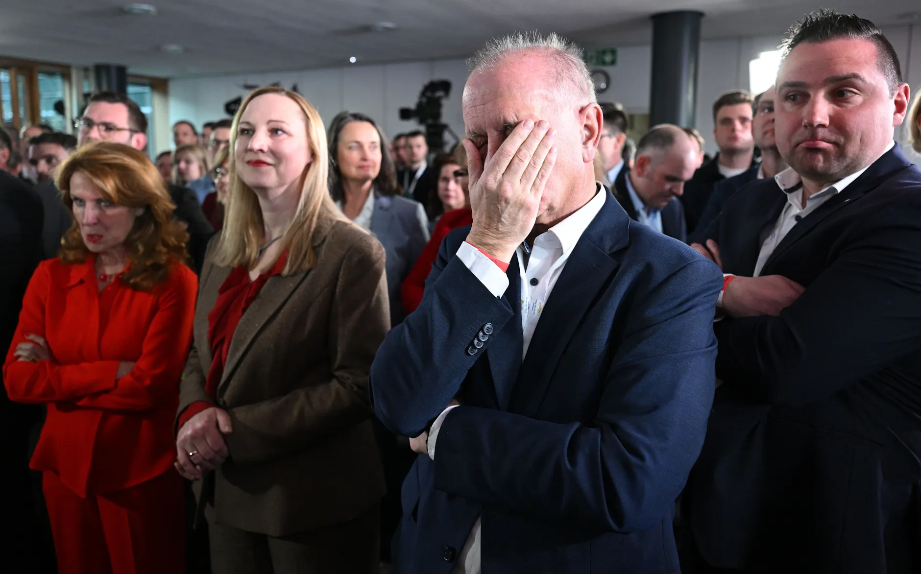 Anhänger der SPD nach der ersten Prognose zum Ergebnis der Landtagswahl in Rheinland-Pfalz.