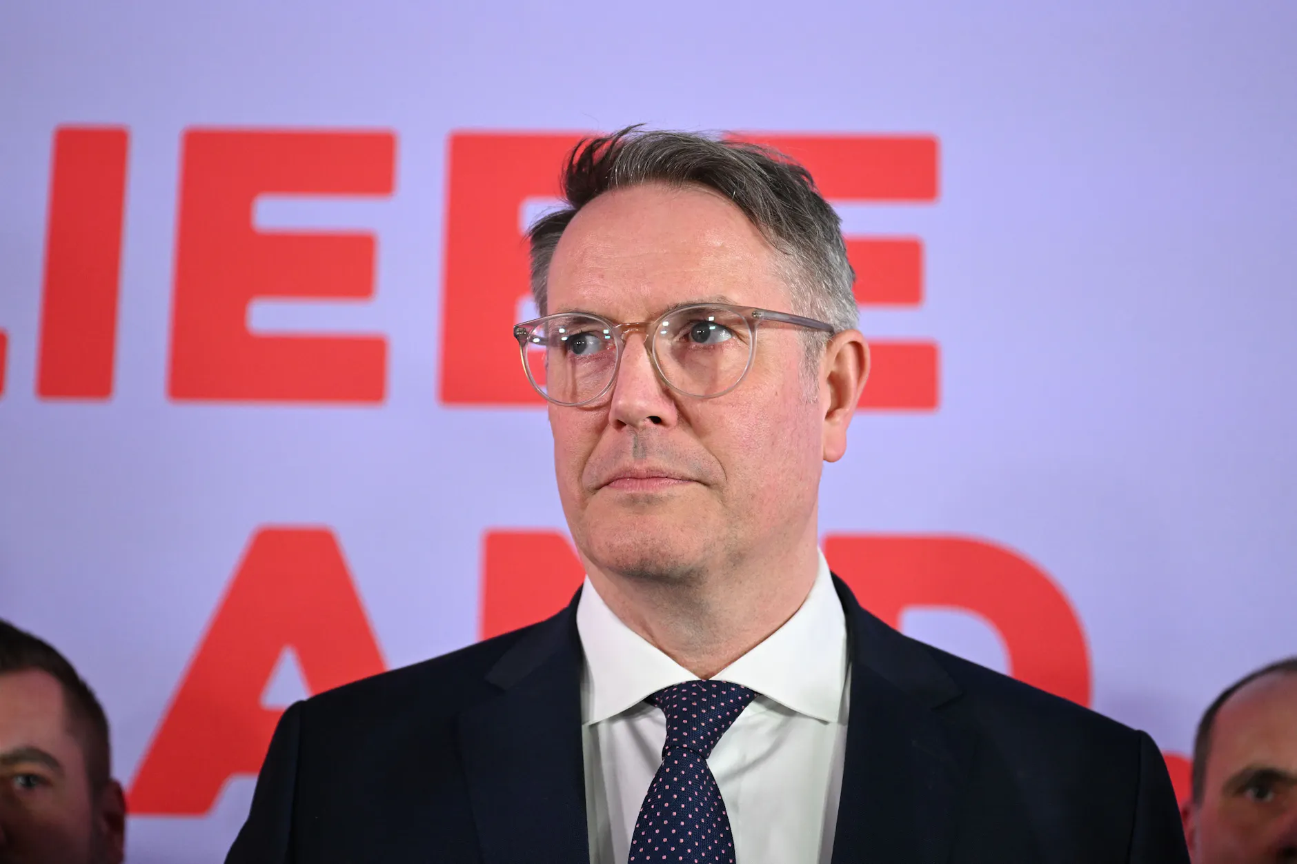 Der SPD-Spitzenkandidat Alexander Schweitzer ist mit einer historischen Niederlage seiner Partei in Rheinland-Pfalz konfrontiert.