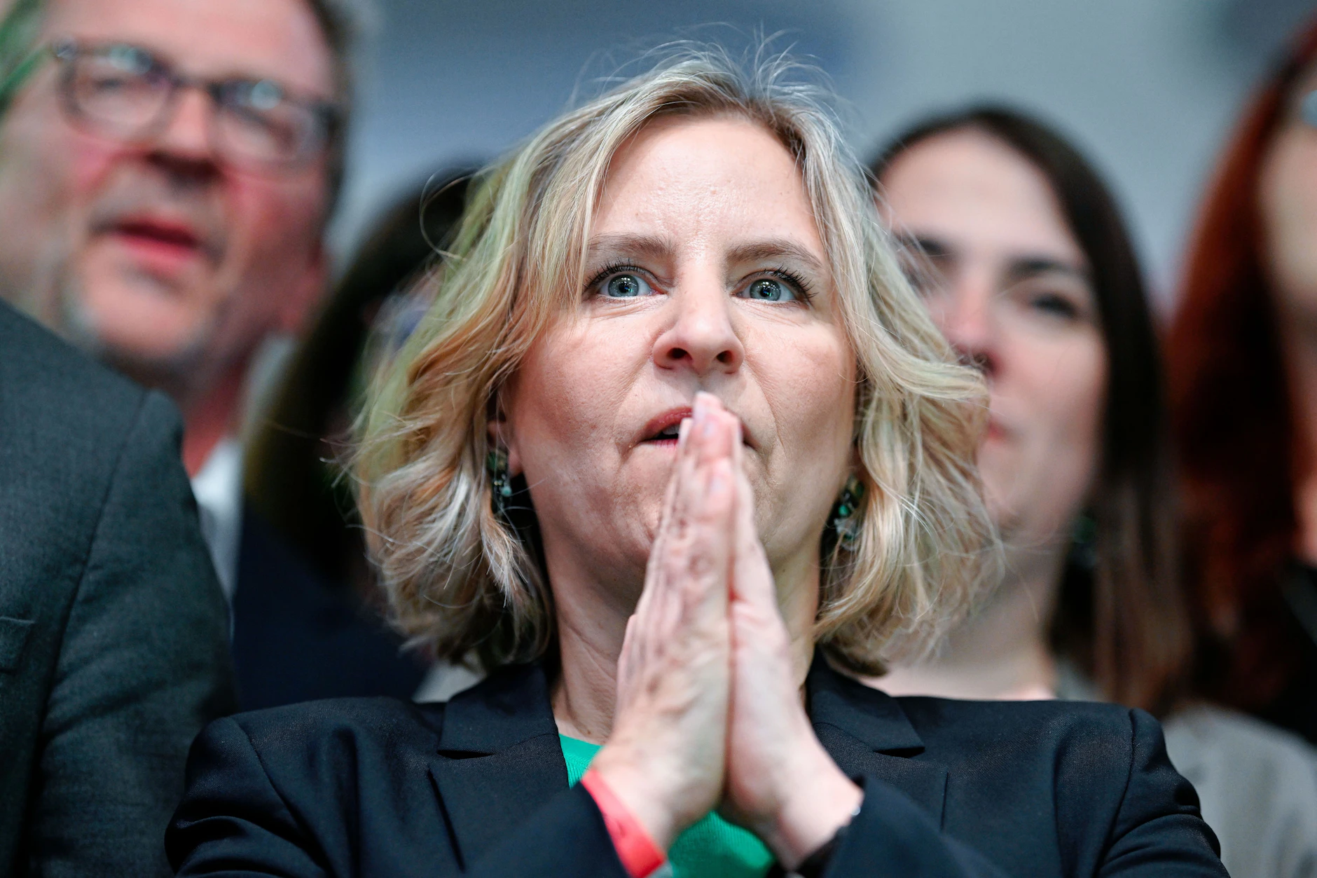 Die Grünen Plotikerin, Katrin Eder, reagiert auf die erste Hochrechnung der Landtagswahl.