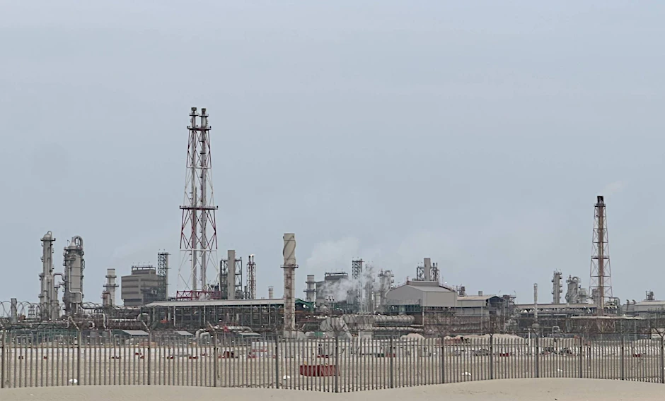Eine Anlage für Flüssigerdgas in Doha, Katar: Der Krieg im Nahen Osten könnte mittel- bis langfristig Auswirkungen auf deutsche Verbraucher haben. 
