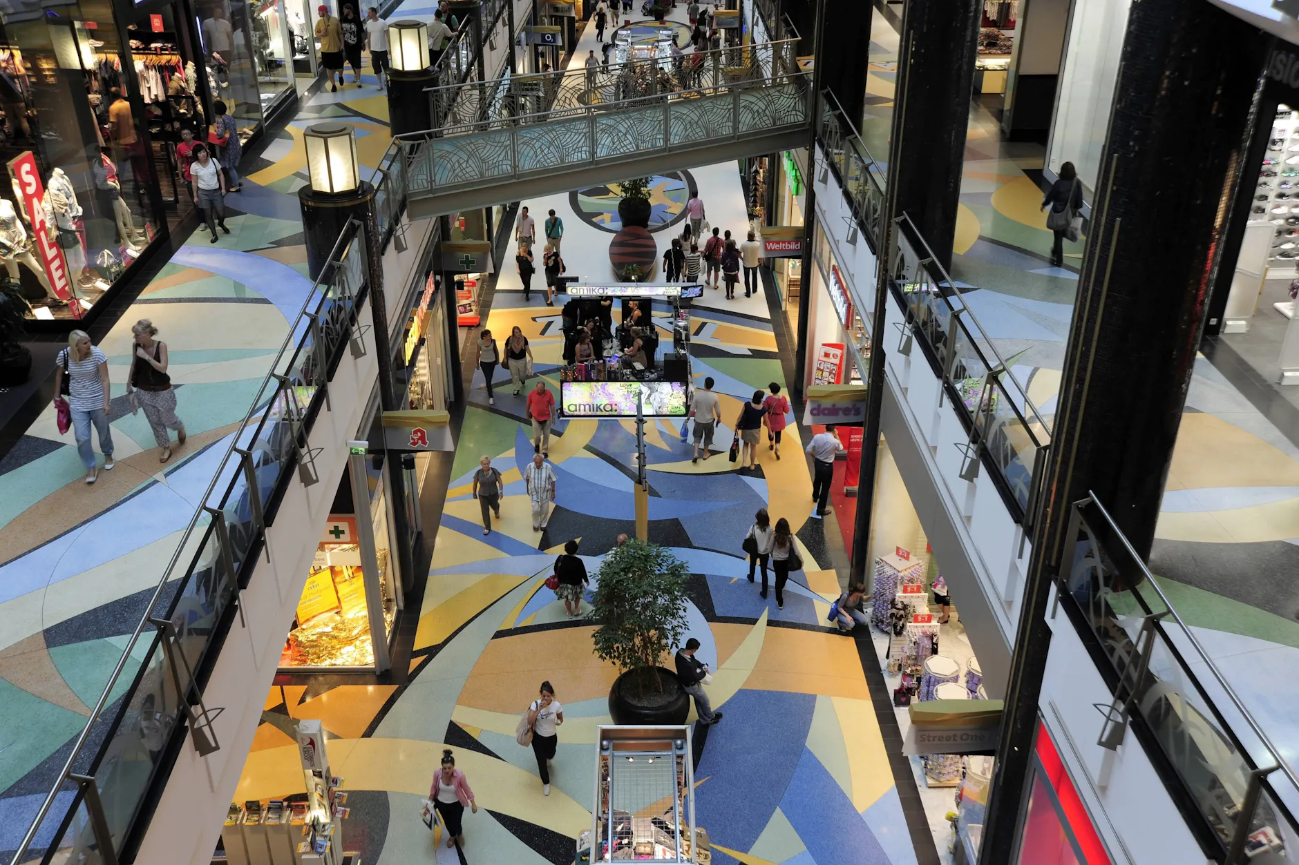 Stationärer Einzelhandel in Deutschland schrumpft weiter.