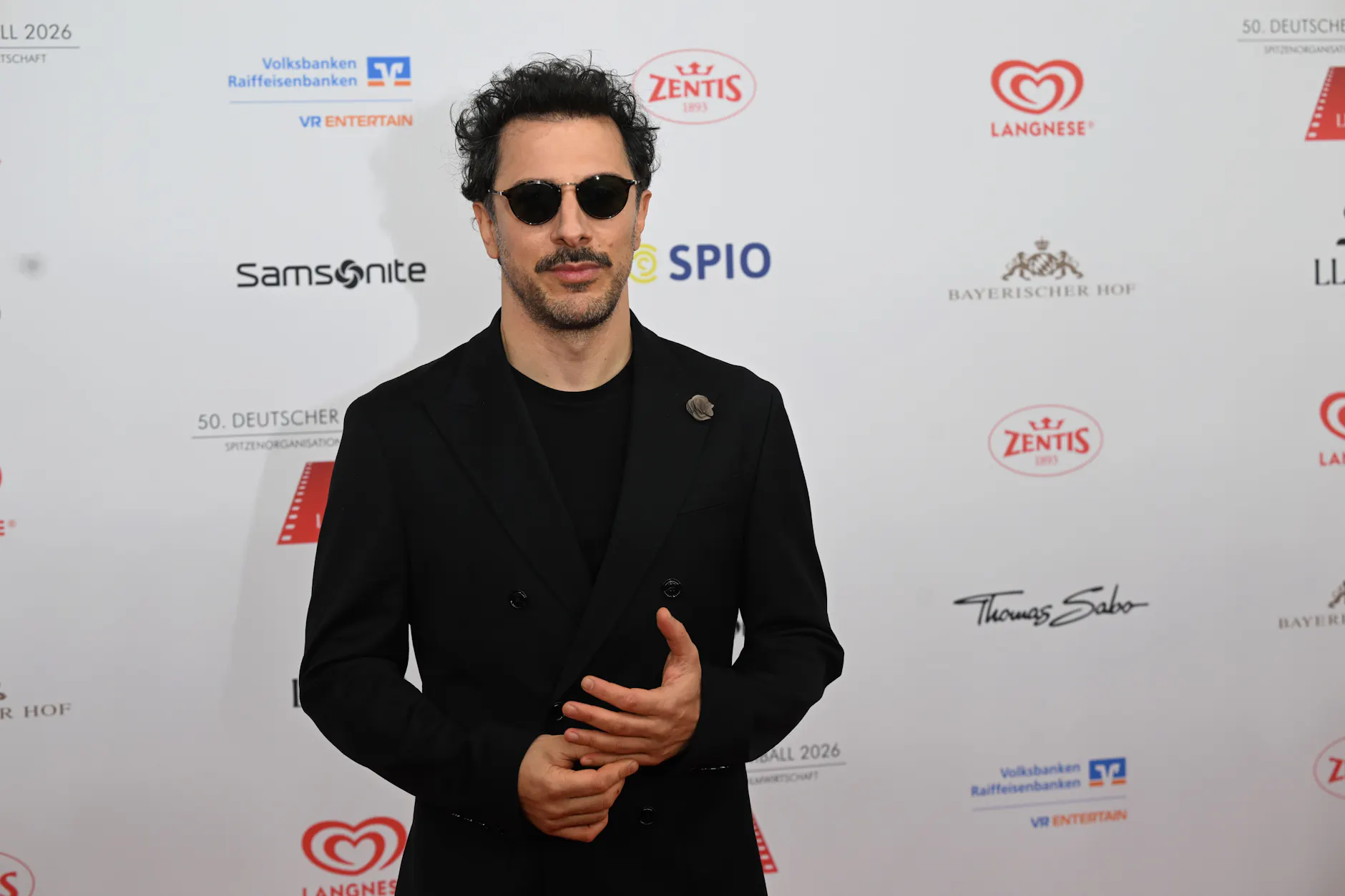 Fahri Yardım äußert sich zu dem Fall Collien Fernandes.