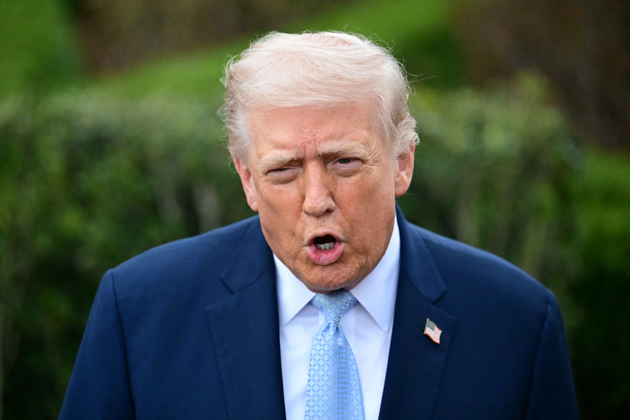 Trump setzt Militärschläge gegen Iran für fünf Tage aus: Ölpreis im Sturzflug