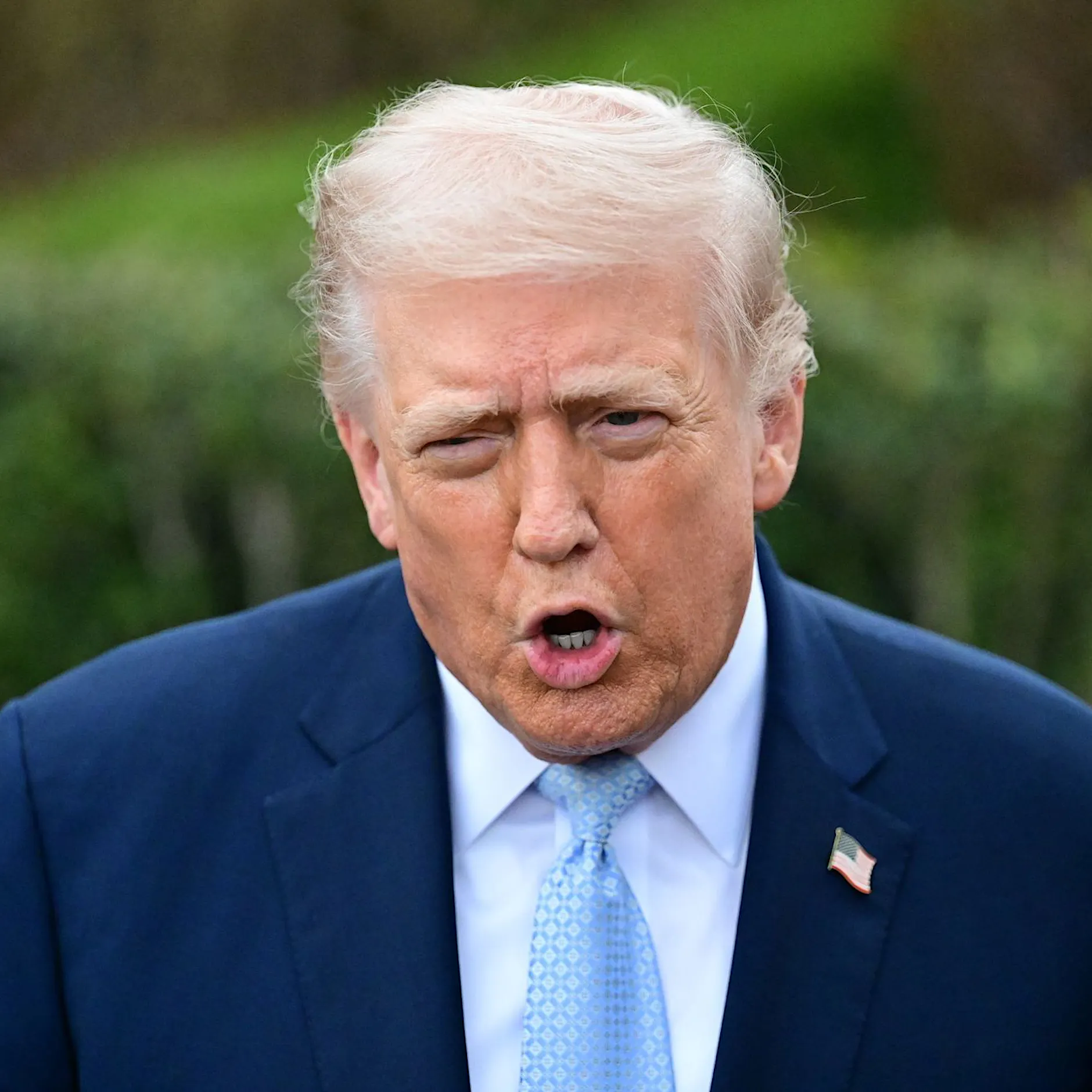 Trump setzt Militärschläge gegen Iran für fünf Tage aus: Ölpreis im Sturzflug