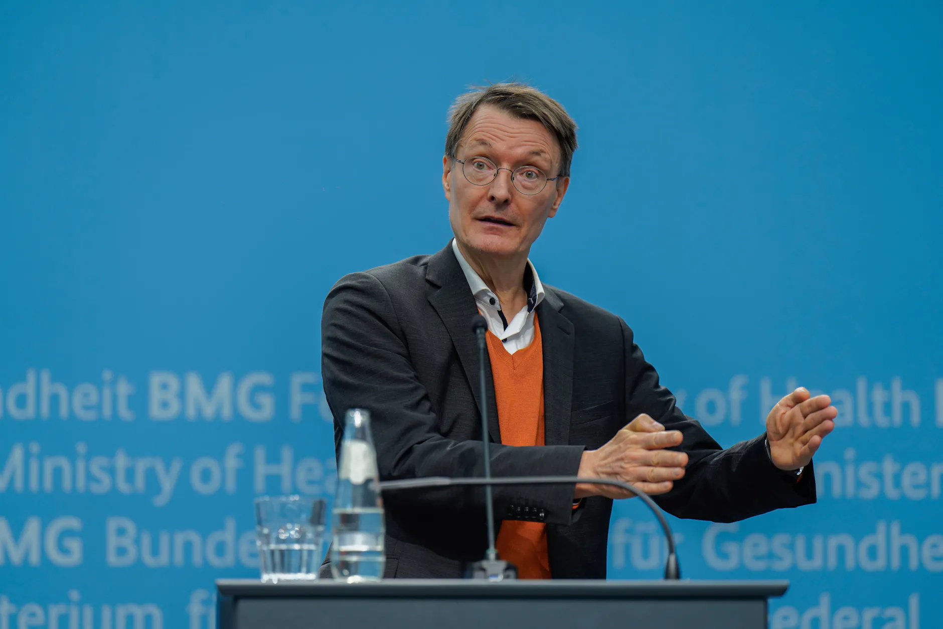 Lauterbach zeigt sich enttäuscht vom SPD-Ergebnis in Rheinland-Pfalz und erklärt die Gründe dafür.