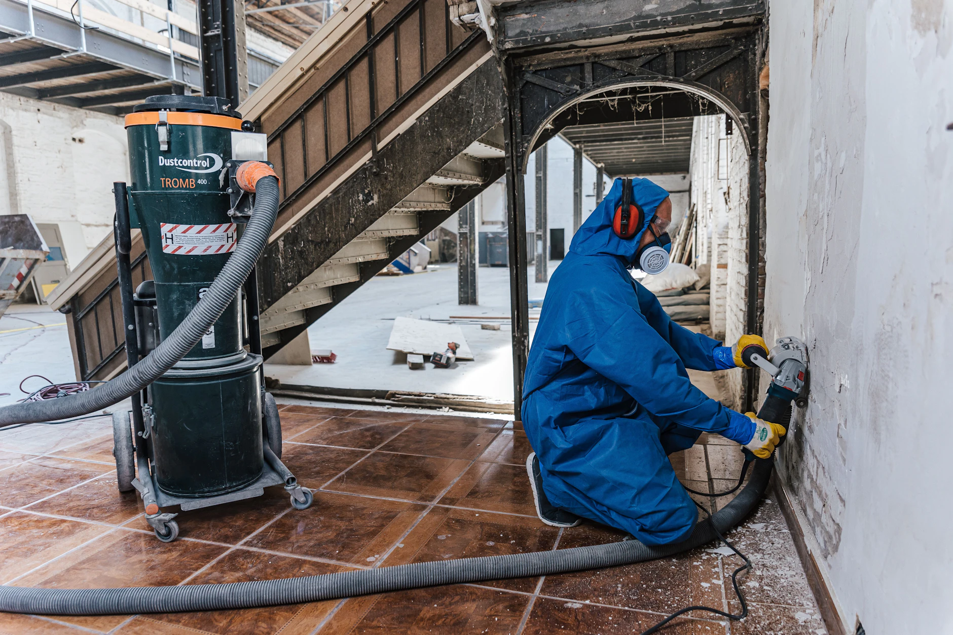 Über 50.000 Wohnungen in Berlin sind noch mit Asbest befallen – oder es besteht der dringende Verdacht.