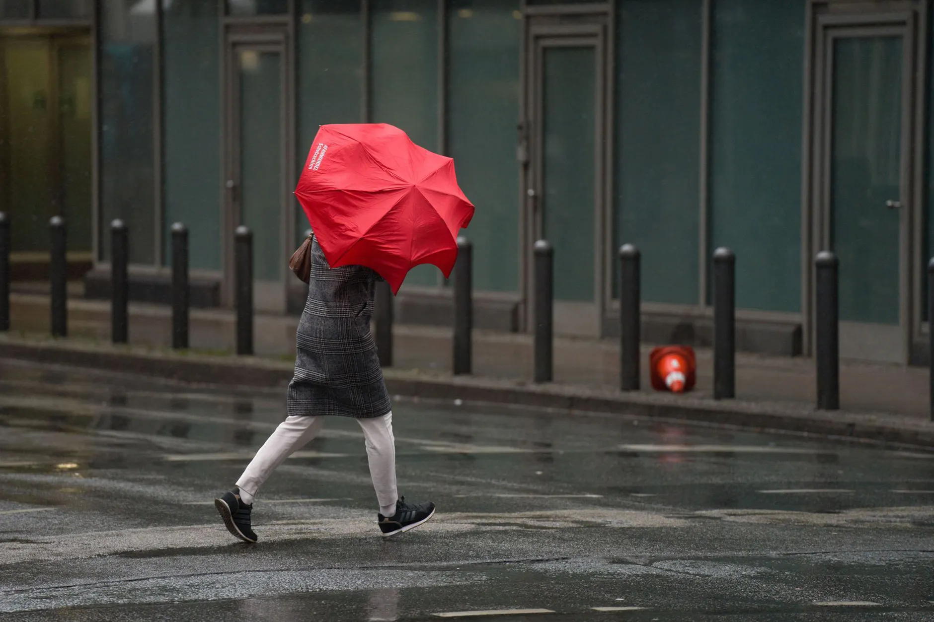 Ab Mittwoch werden Sturmböen, Regen, Schnee und Graupelgewitter erwartet.