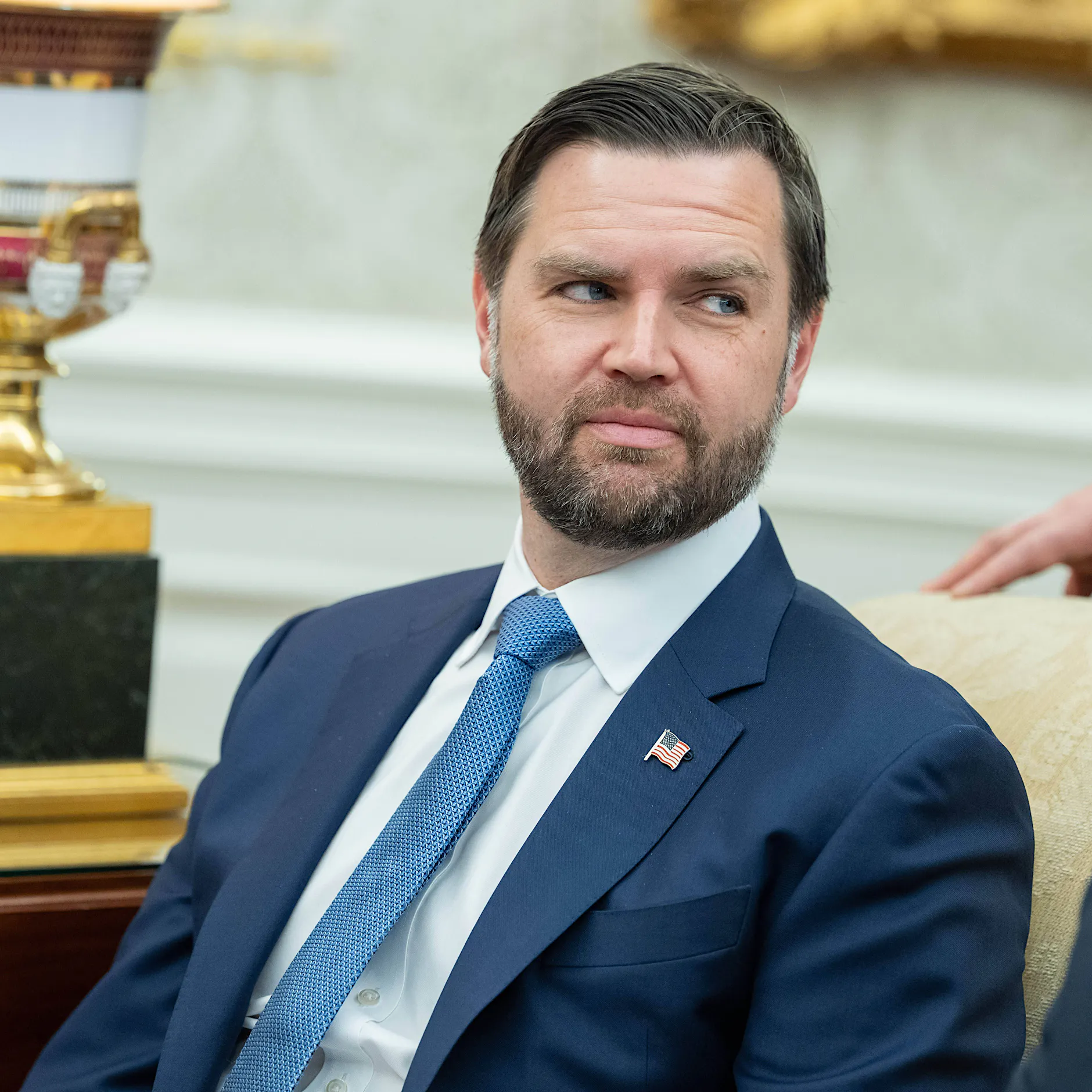 Pakistan will Friedensgespräche zwischen USA und Iran ausrichten – JD Vance als möglicher Vermittler?