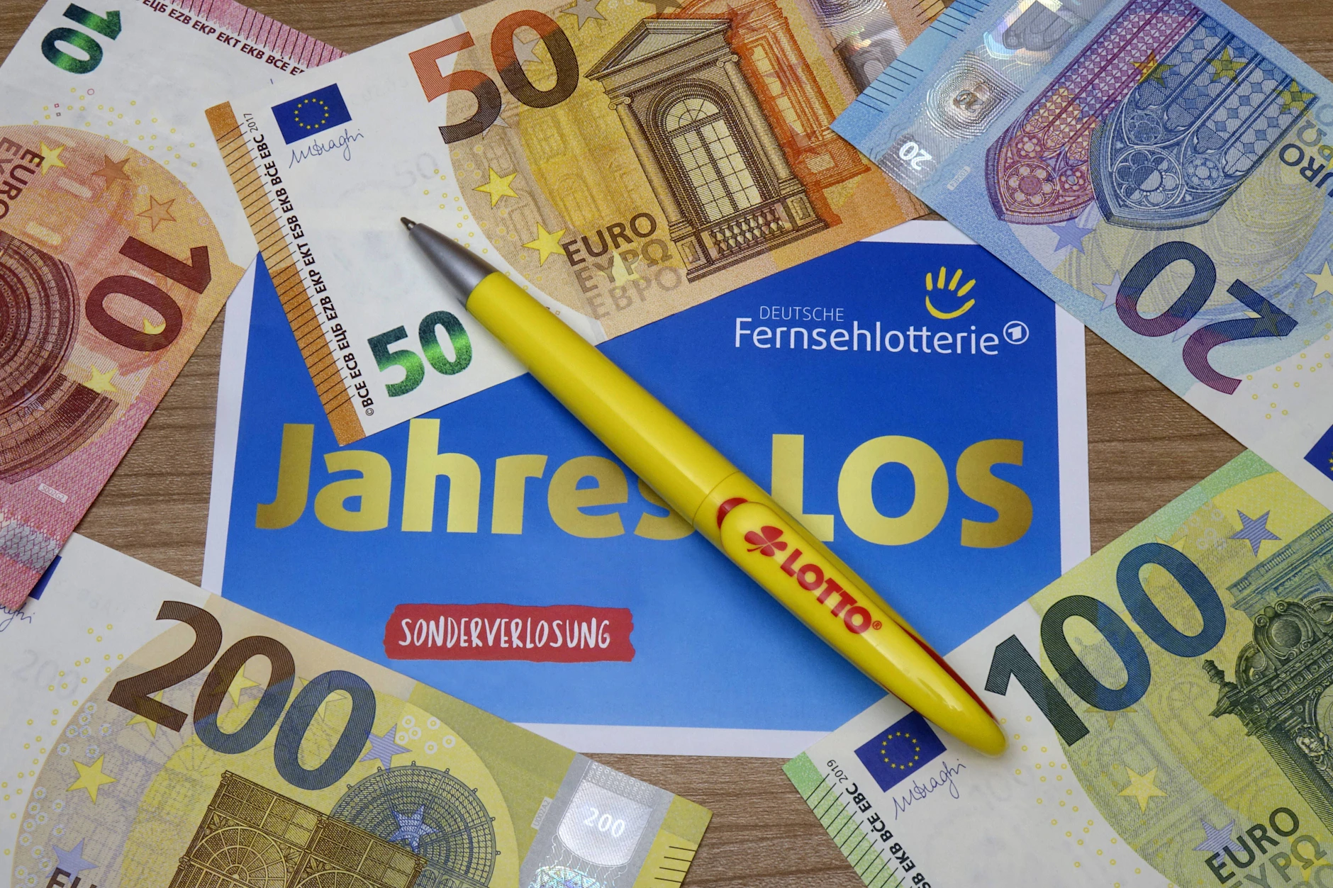 Deutsche Fernsehlotterie: Berlinerin (90) gewinnt 1,5 Millionen Euro